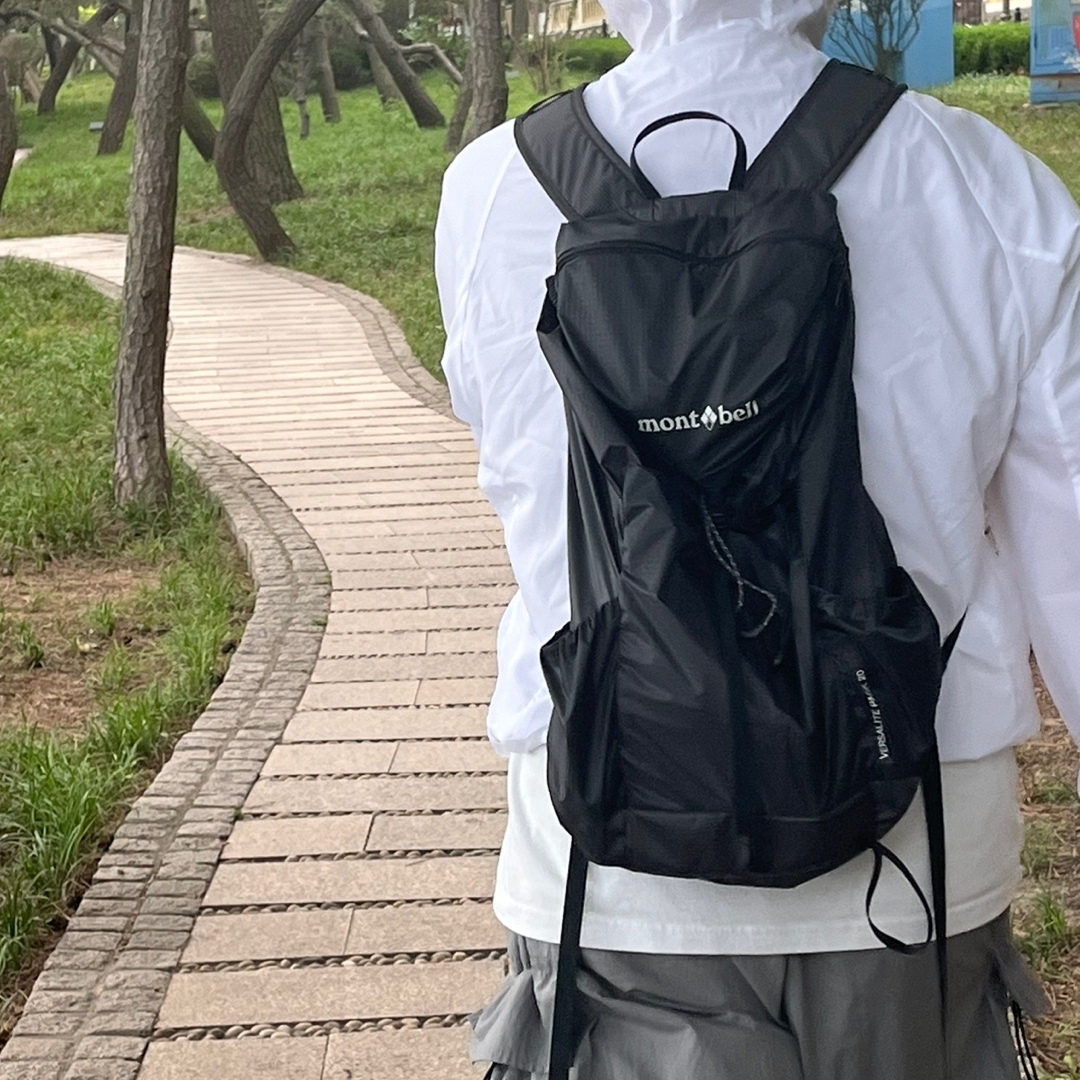 Montbell Versalite Pack 20 Backpack Gunmetal Dark Gray 착용 스타일