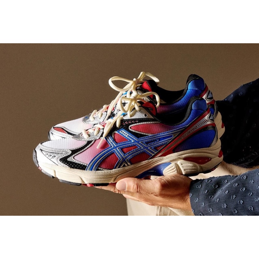 Asics x Kith x Marvel Gel-Lyte III 07 Remastered Wolverine 1975 Yellow Blue Black, Asics x Kith x Marvel Gel-Lyte III 07 Remastered Cyclops Royal Blue Yellow 착용 스타일 - 2