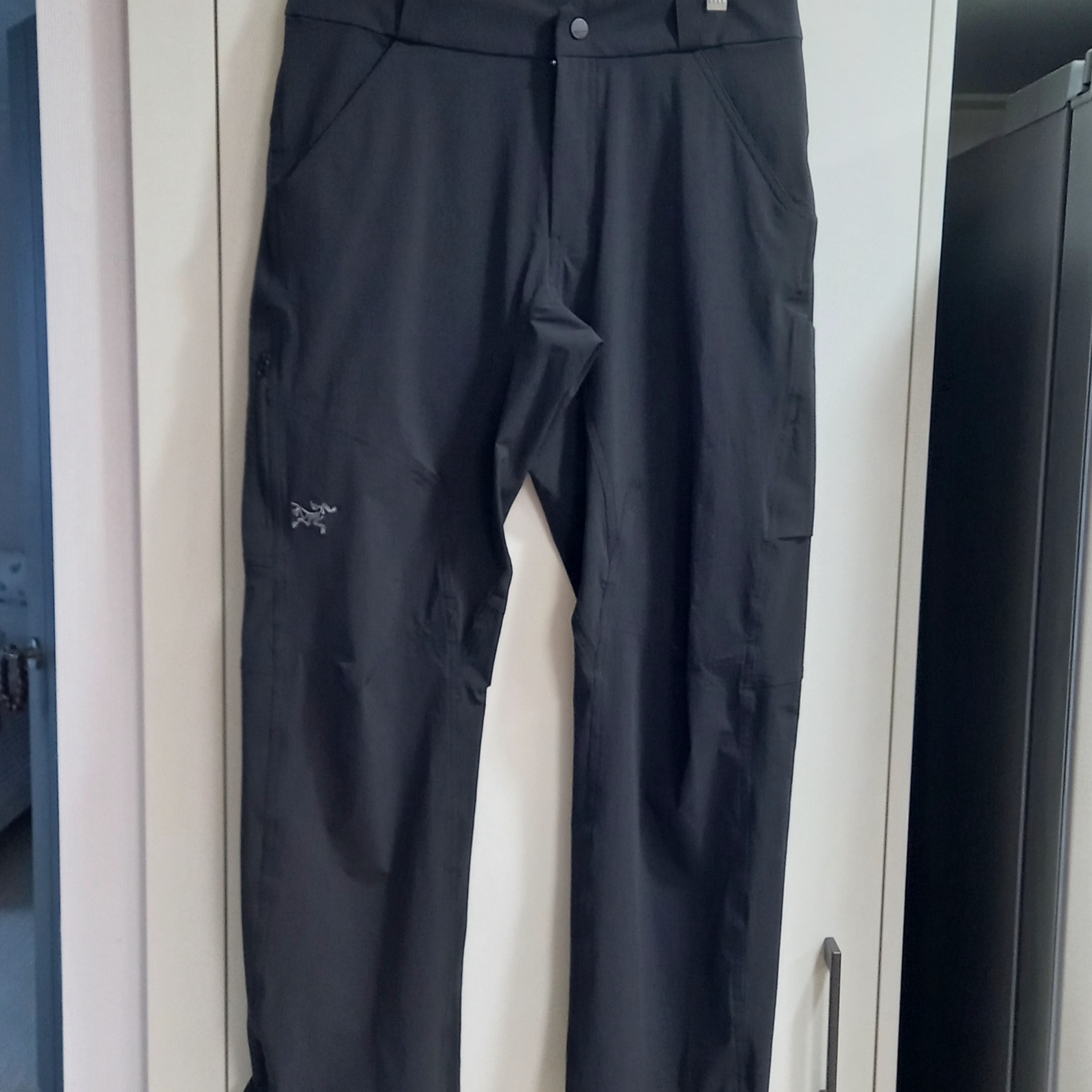 Arc'teryx Cronin Pants Black, Arc'teryx Cronin Pants Black 착용 스타일 - 1