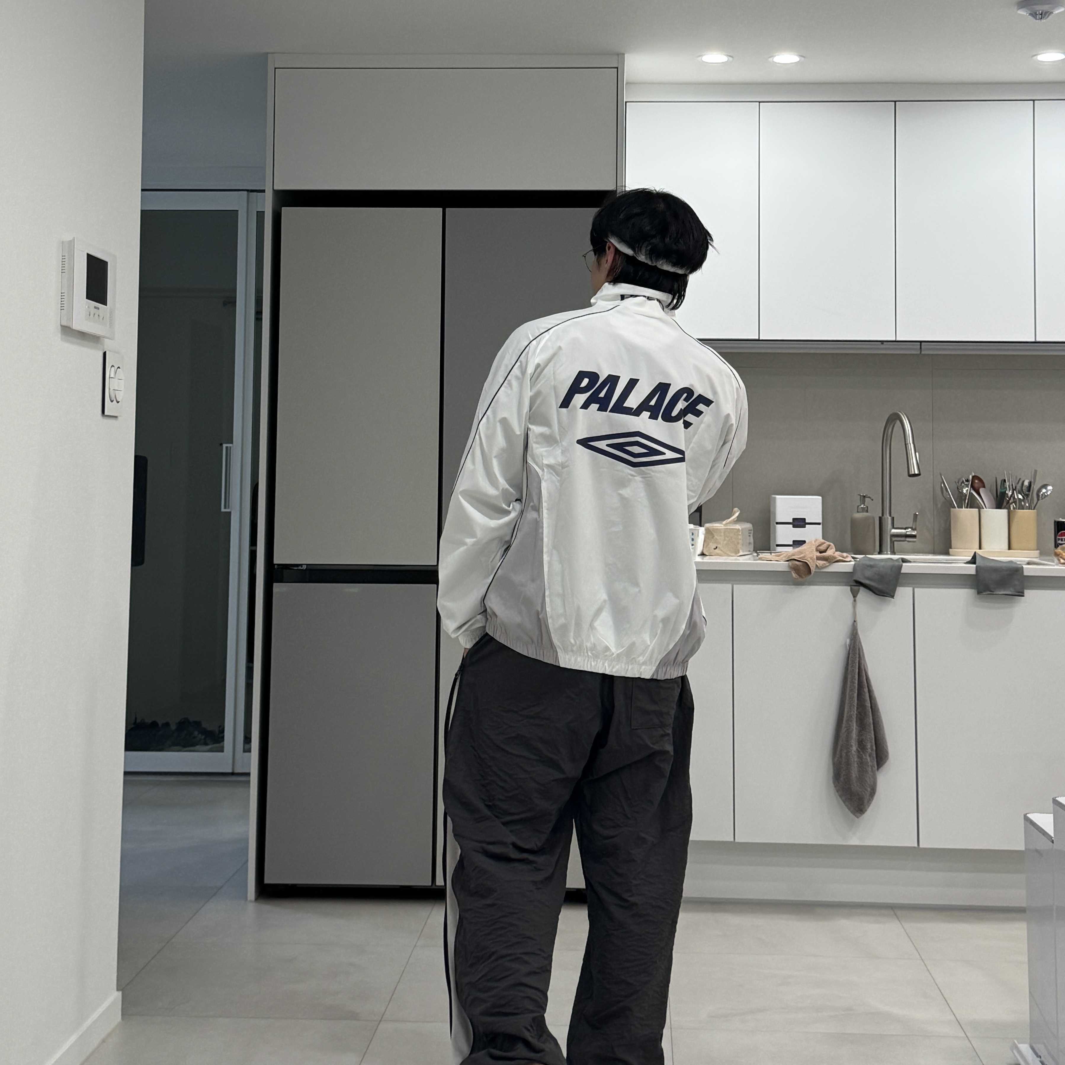 Palace x Umbro Track Jacket White - 24SS 착용 스타일