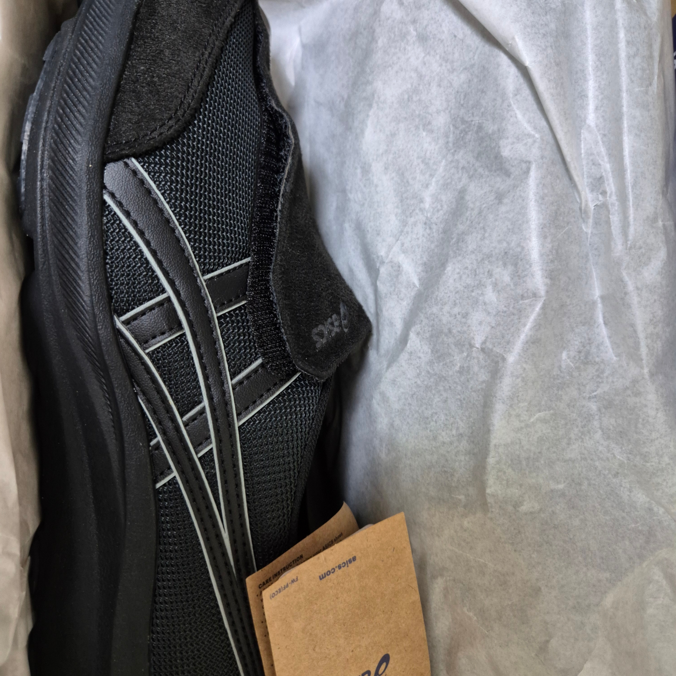 Asics Life Walker 010 Black - 3E Wide 착용 스타일