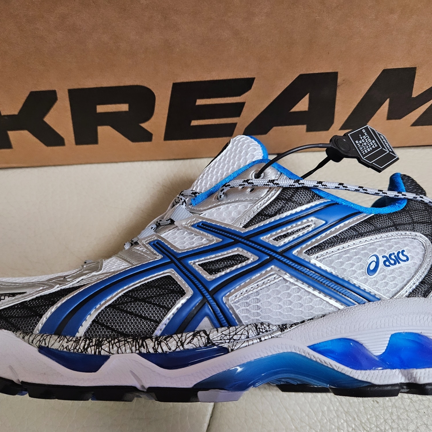 Asics Gel-Nimbus 10.1 White Directoire Blue 착용 스타일 - 1