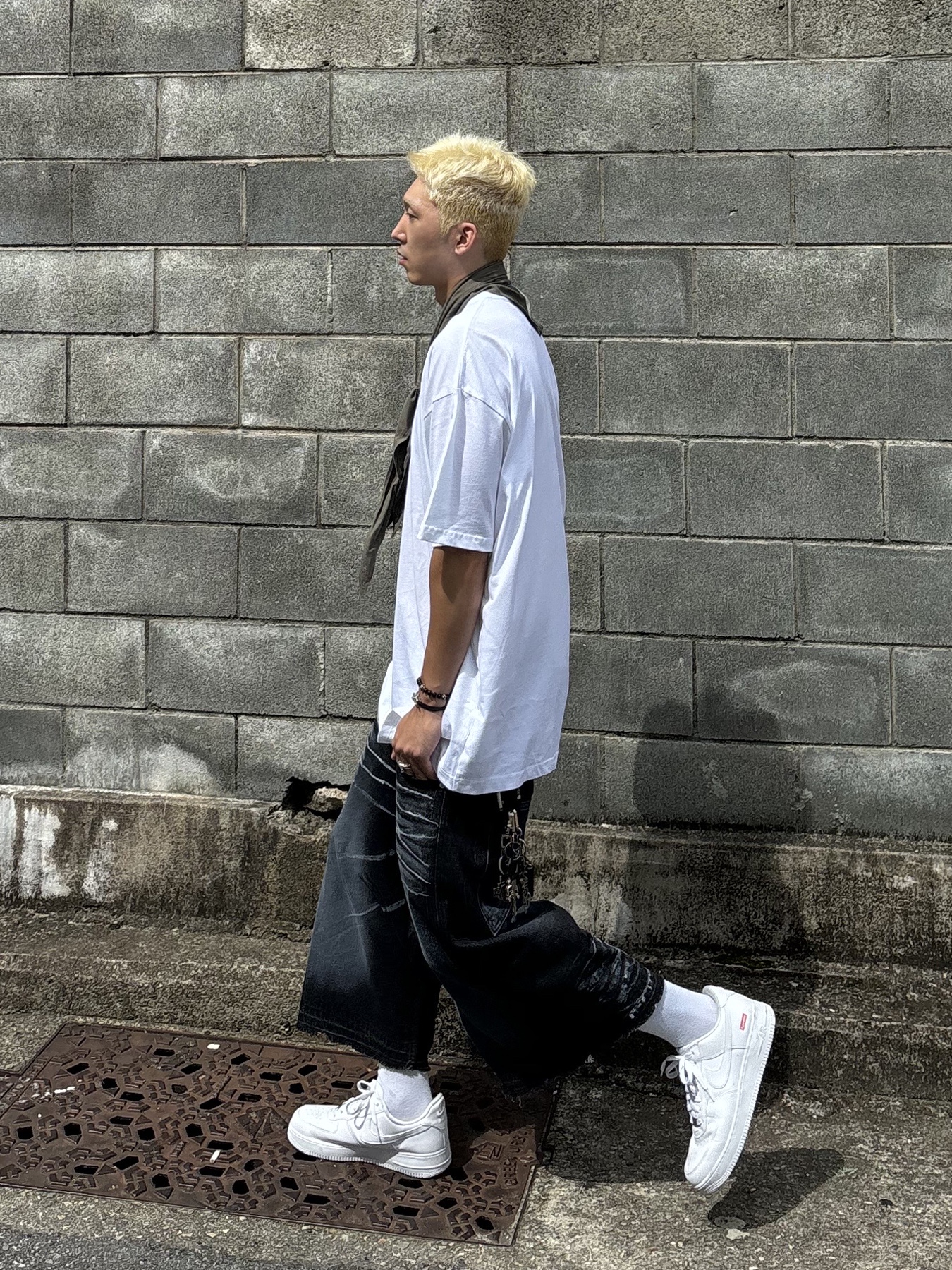 Nike x Supreme Air Force 1 Low White 착용 스타일 - 1