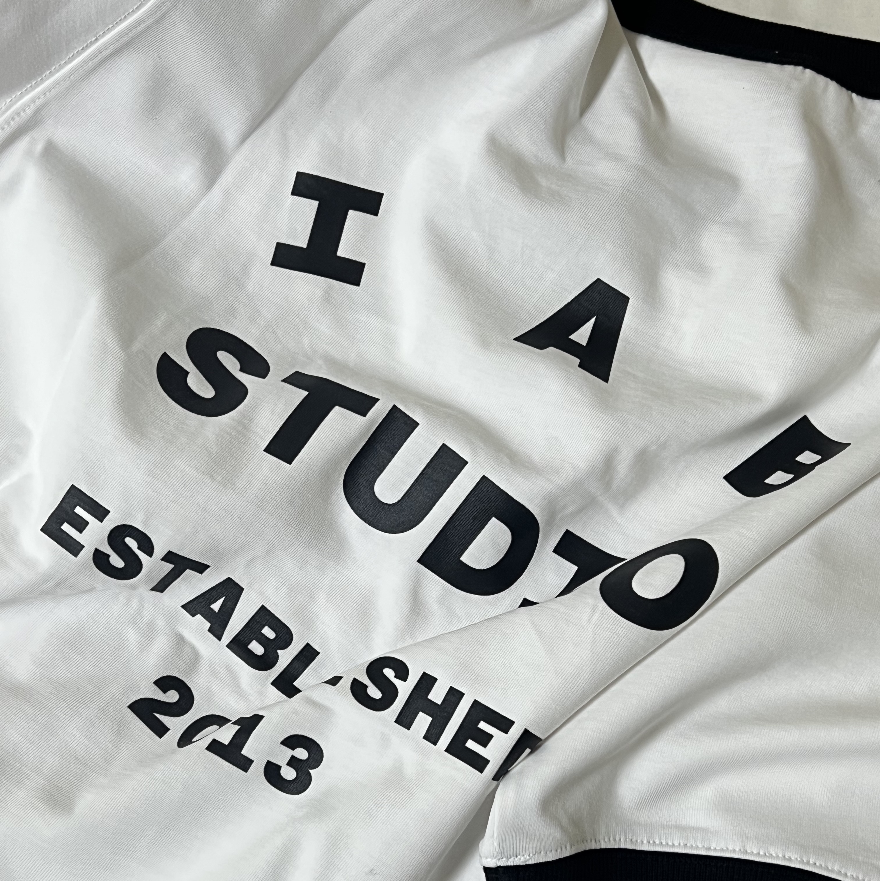 IAB Studio Established T-Shirt White Black ์ฐฉ์ฉ ์คํ์ผ