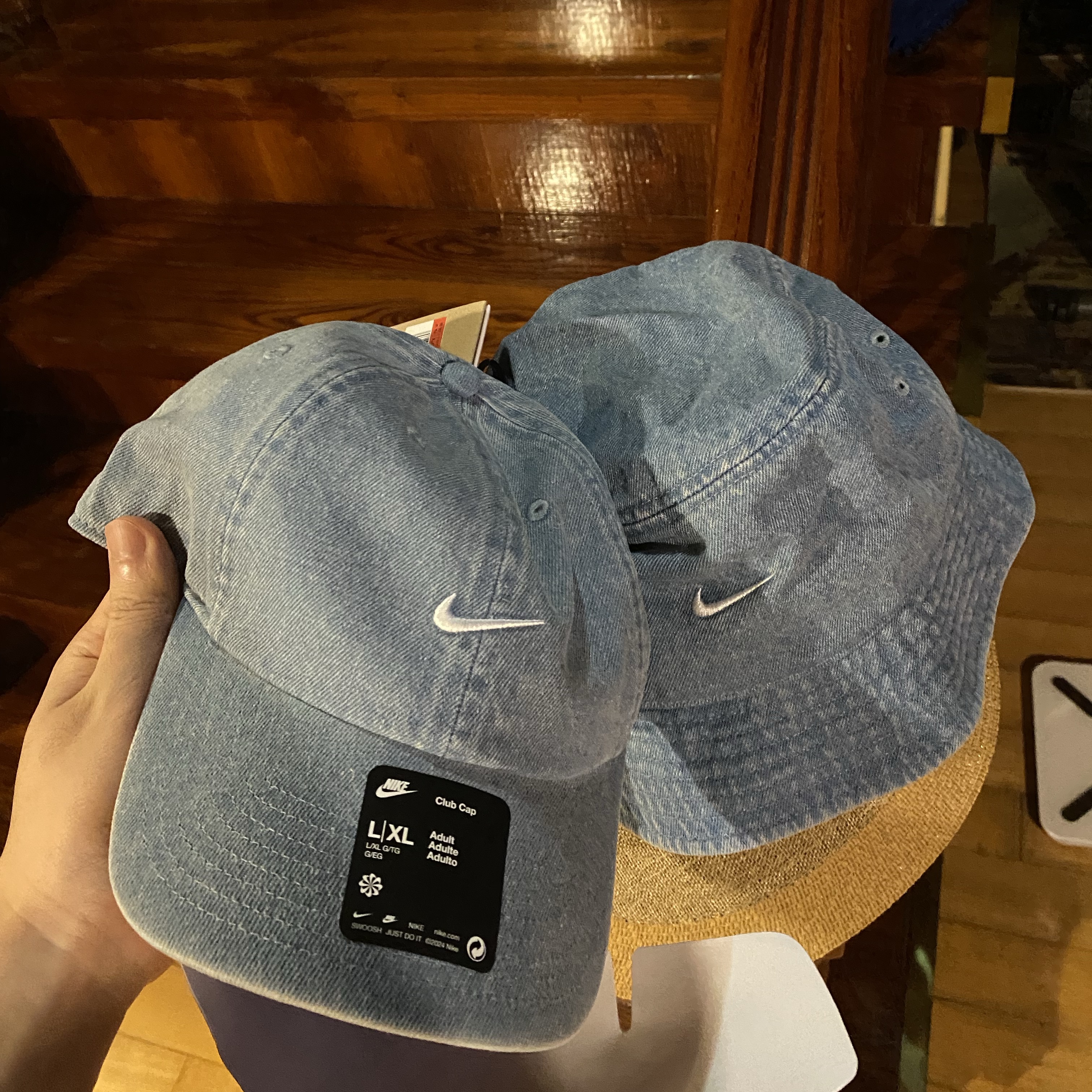 Nike Club Unstructured Denim Cap Aegean Storm Thunder Blue, Nike Apex Denim Bucket Hat Aegean Storm Thunder Blue 착용 스타일