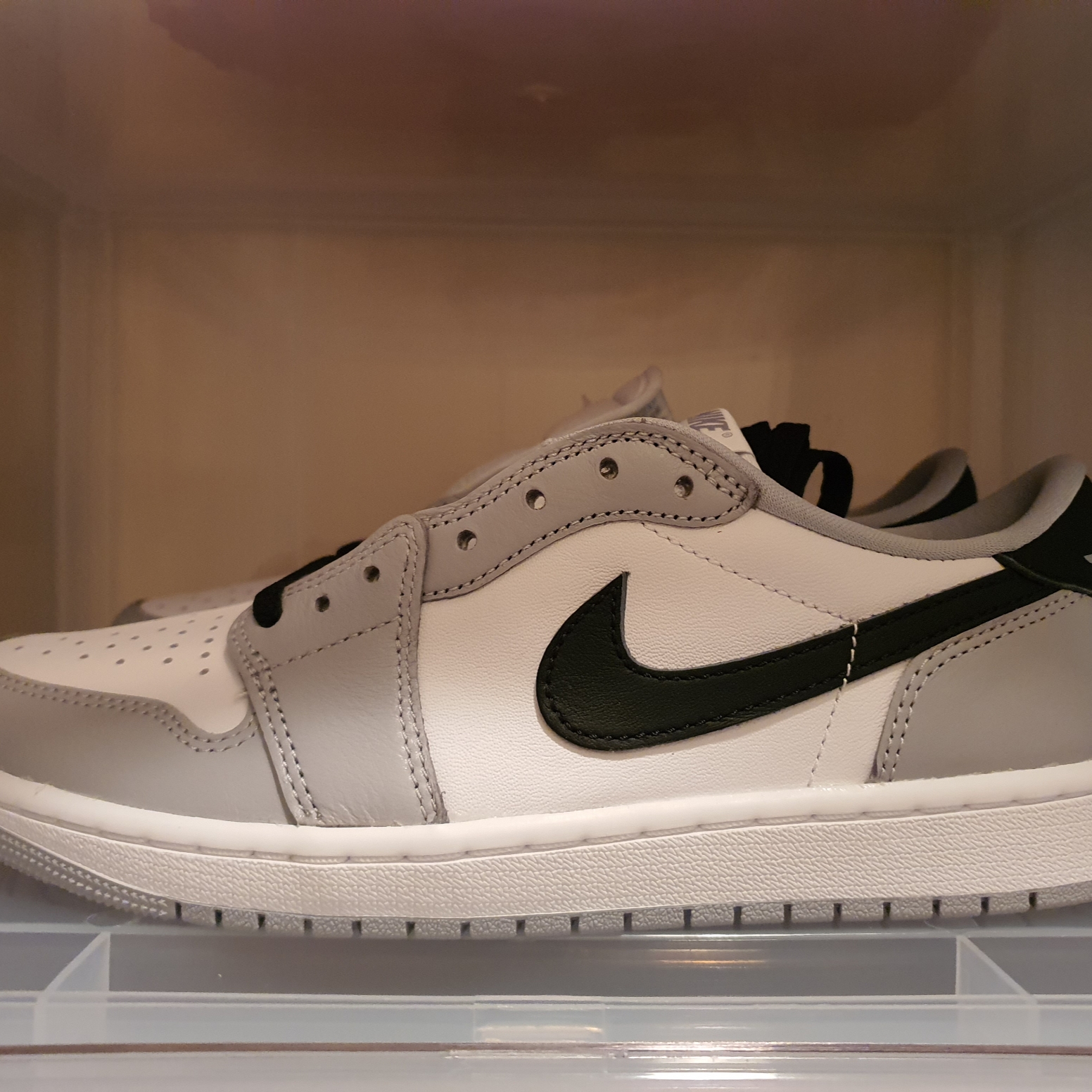 Jordan 1 Retro Low OG Wolf Grey and White 착용 스타일