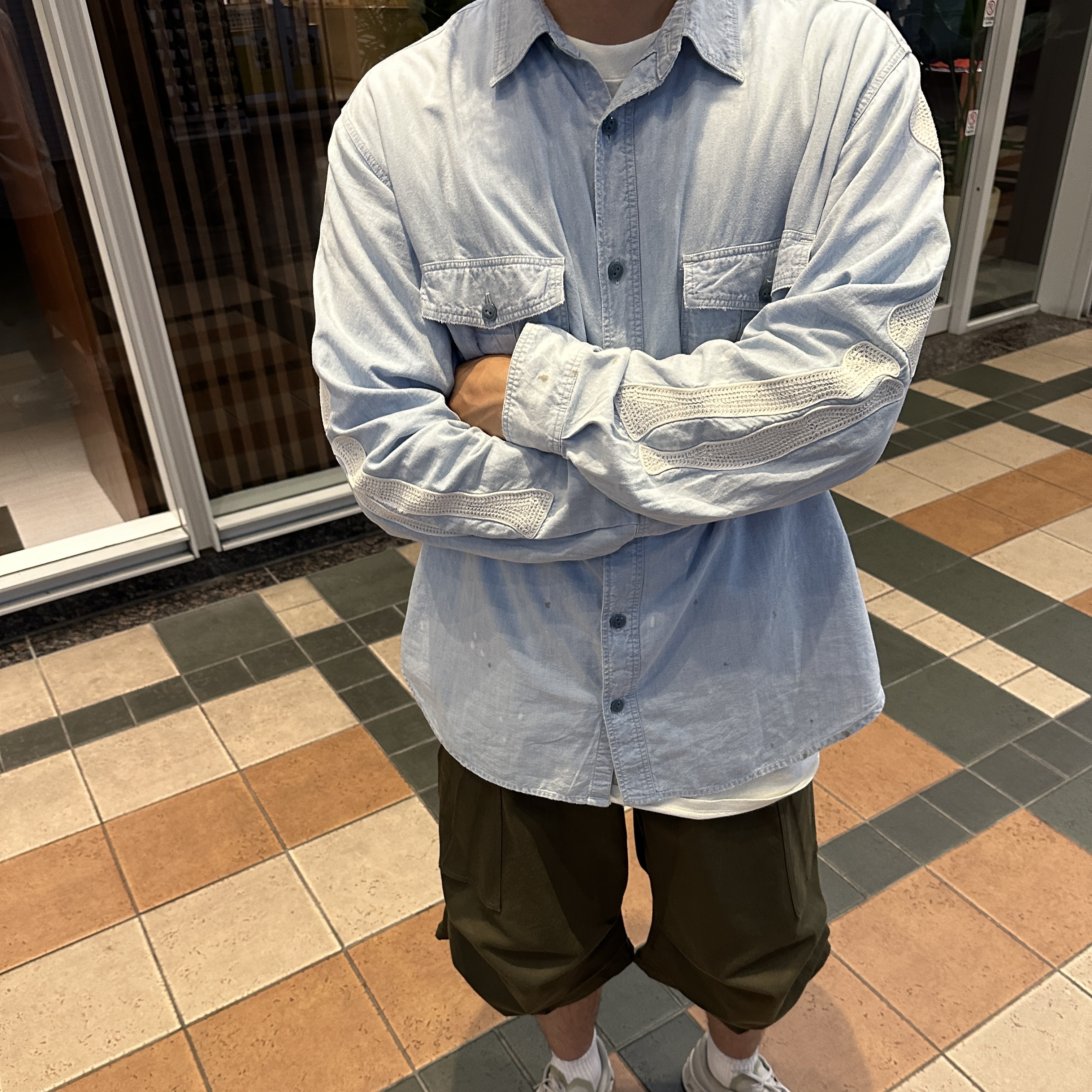 Kapital Chambray Work Shirt Bone Embroidery Saxophone, Nonnod Side Cargo Shorts Khaki 착용 스타일 - 2