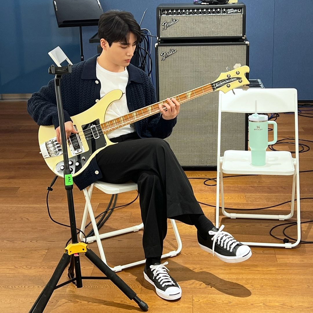 Converse Jack Purcell OX Black White 착용 스타일 - 2