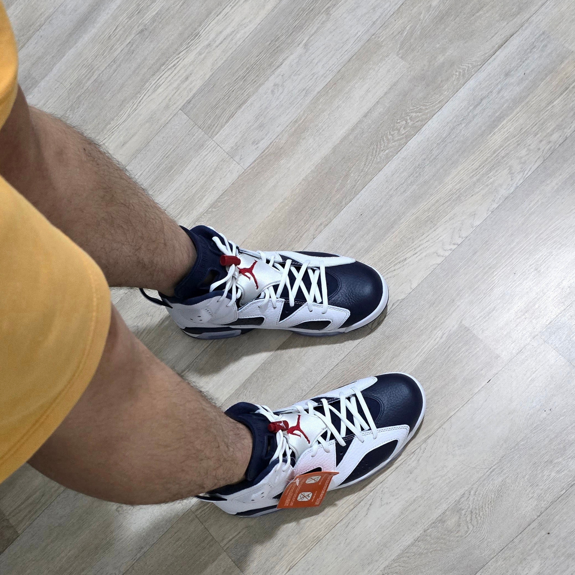 Jordan 6 Retro White and Midnight Navy 착용 스타일