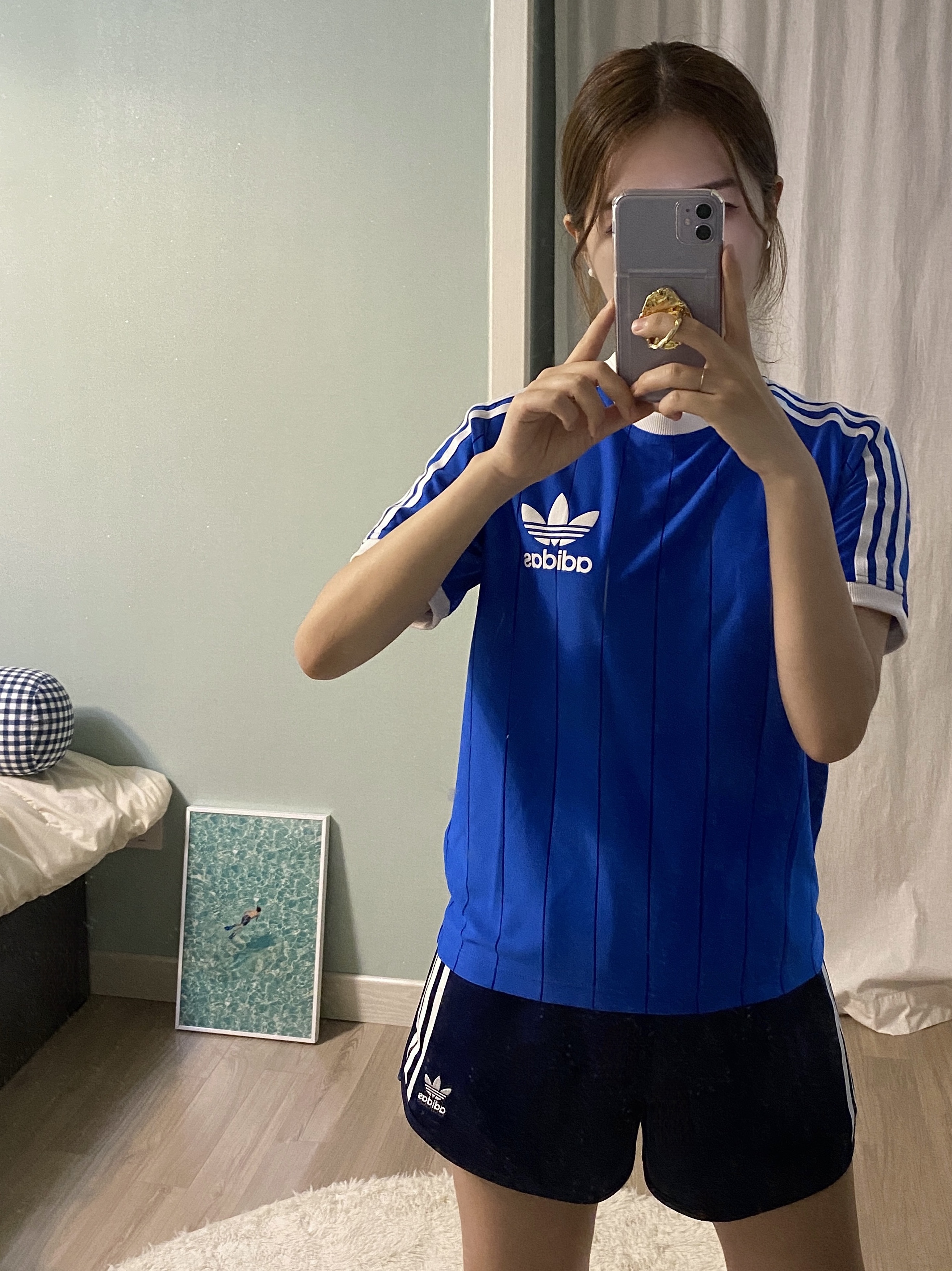 (W) Adidas Satin Sprint Shorts Dark Blue - KR Sizing 착용 스타일 - 2