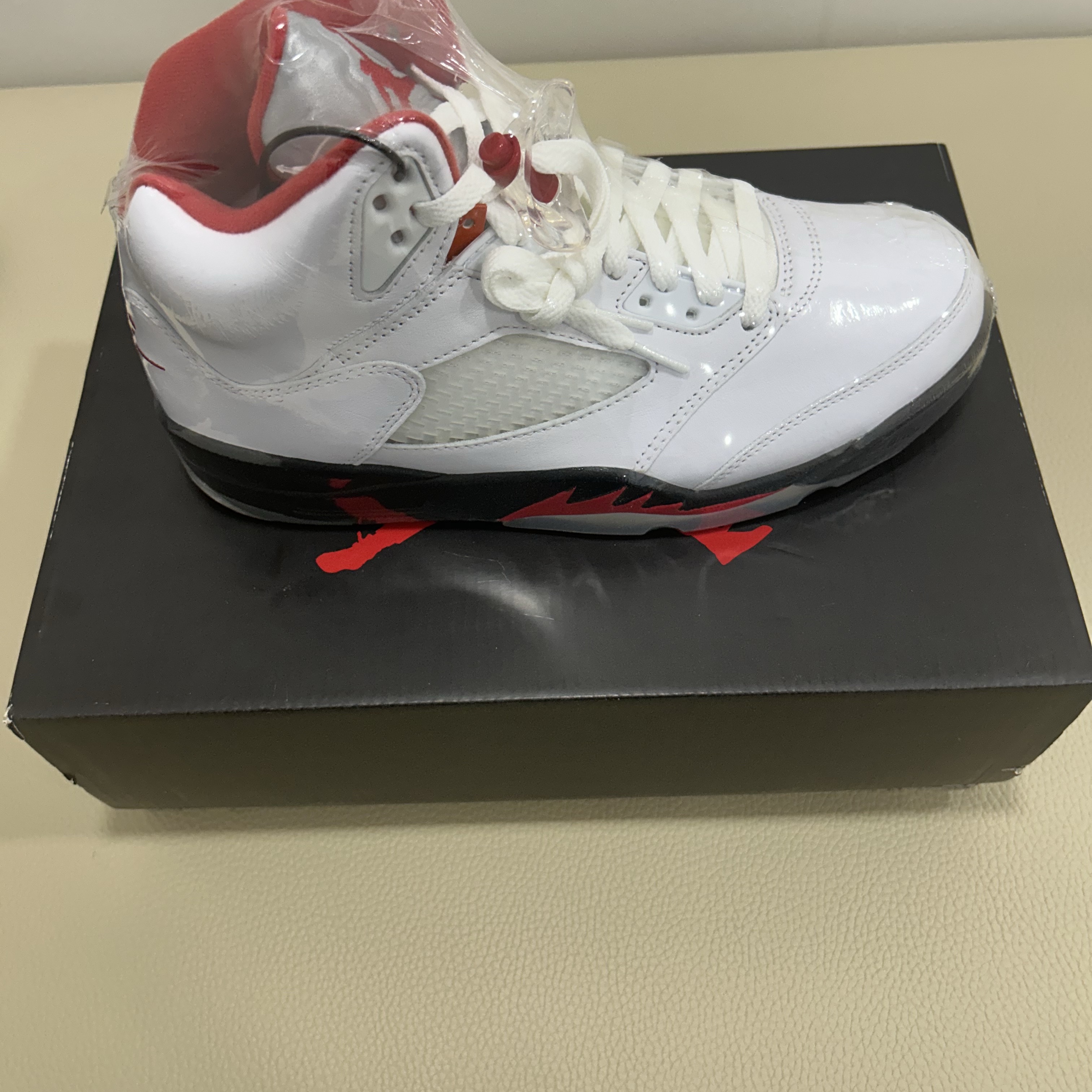 Jordan 5 Retro Fire Red Silver Tongue 2020 착용 스타일
