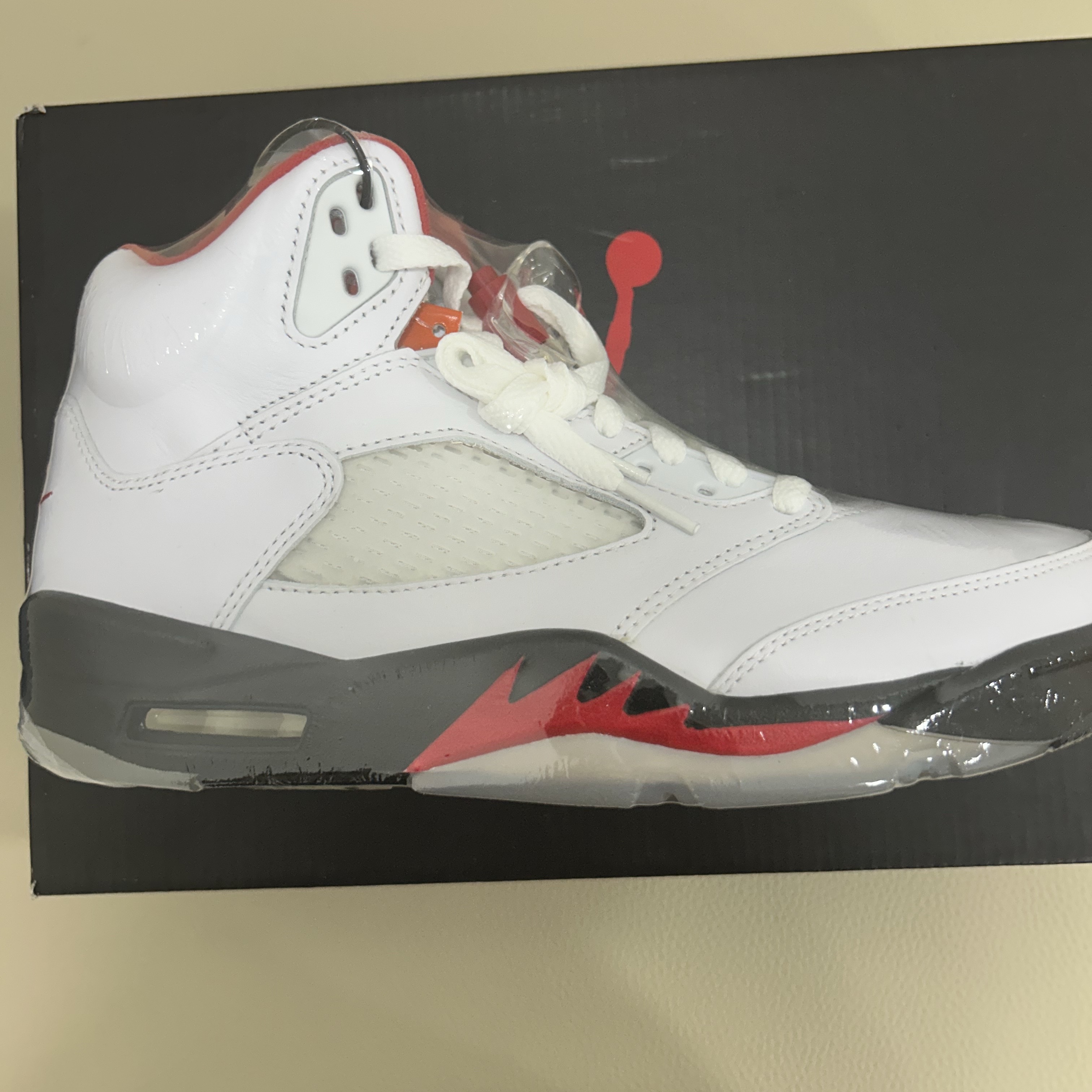 Jordan 5 Retro Fire Red Silver Tongue 2020 착용 스타일