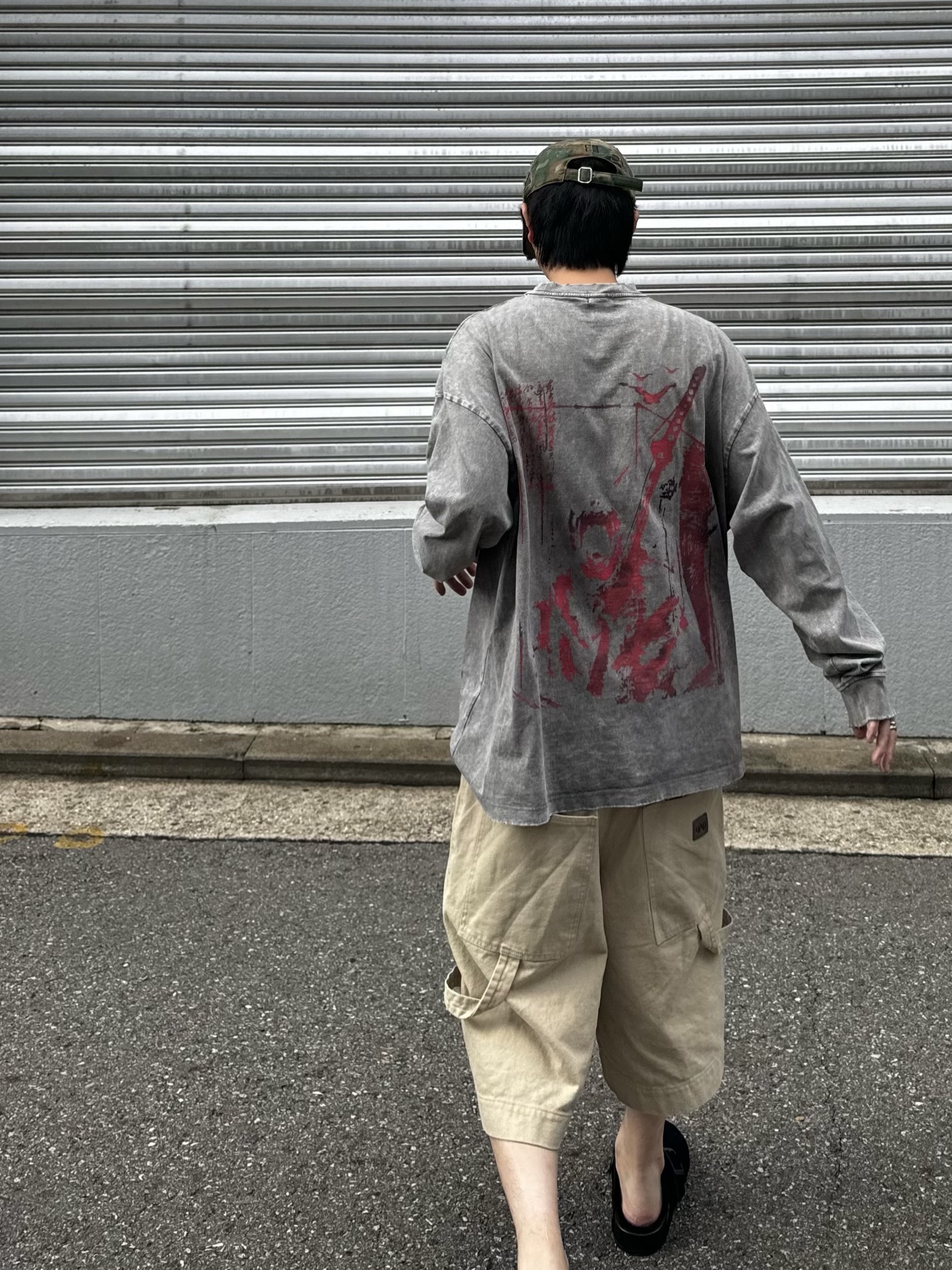 Awende Beheading Asaemon White Long Sleeve, Balenciaga Sunday Mule Black 착용 스타일 - 1