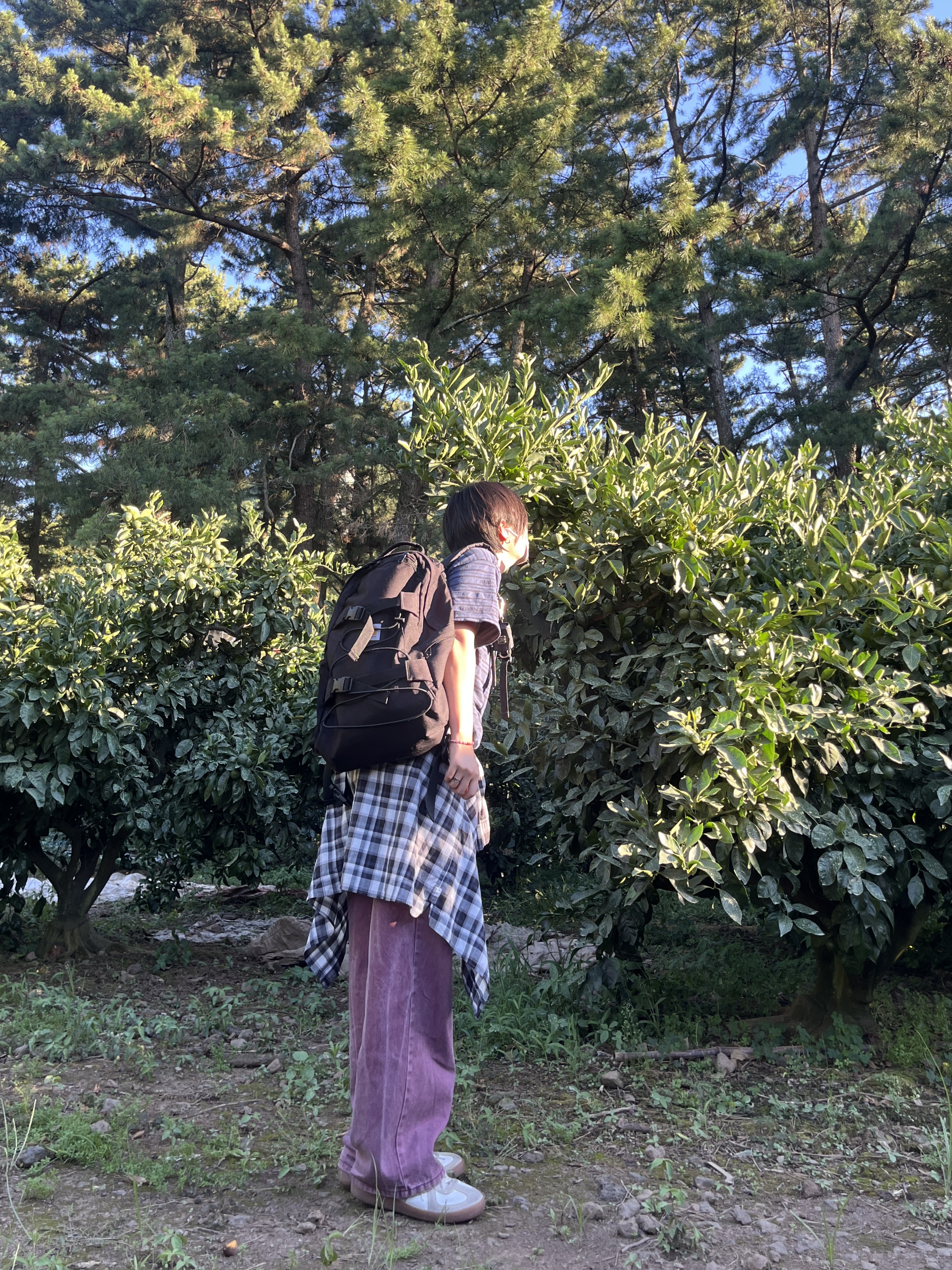 Carhartt WIP Kickflip Backpack Black, Supreme Mini Duffle Bag Black - 24SS 착용 스타일 - 3