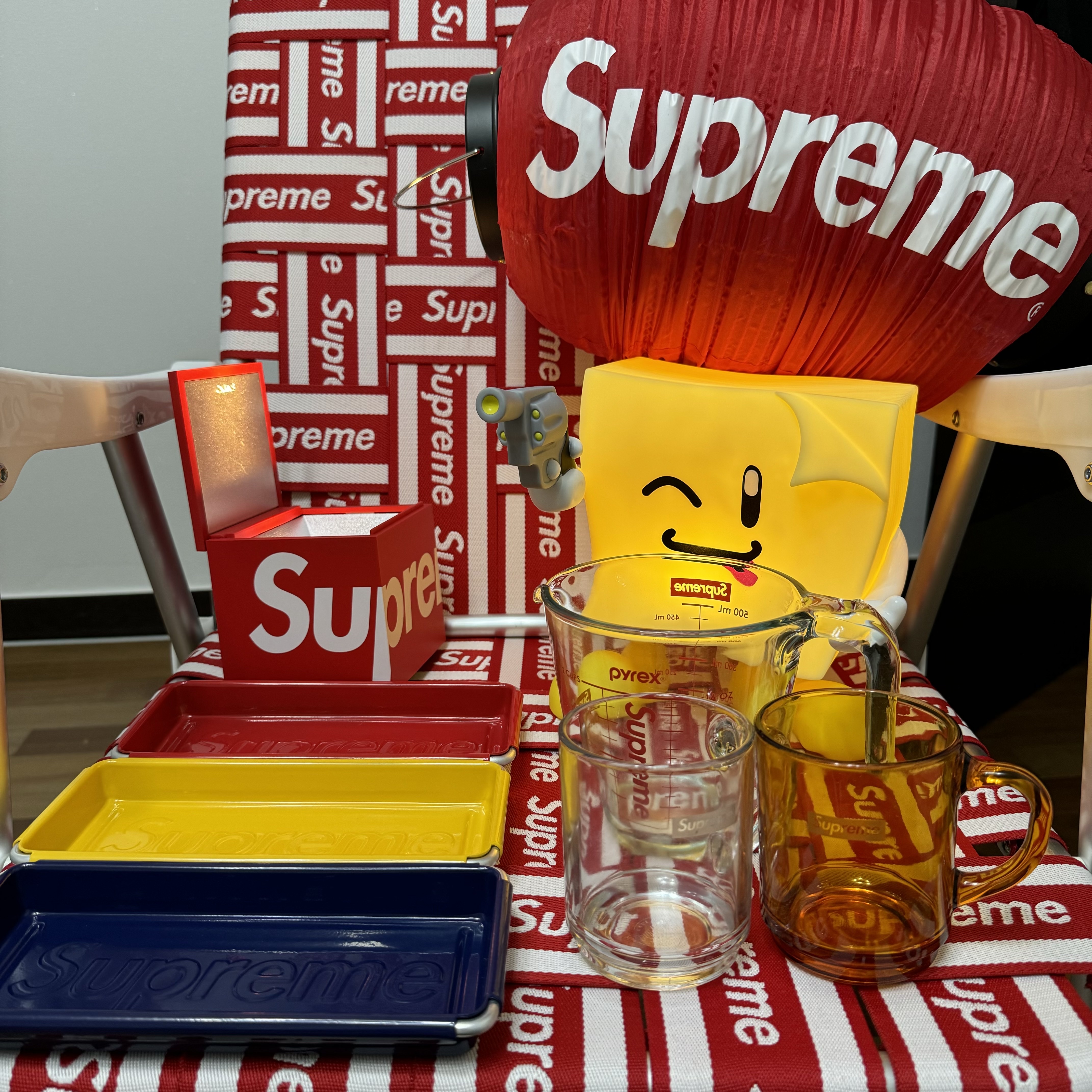 슈프림 스티키 노트 몰디드 램프 옐로우 - 22SS | Supreme | KREAM