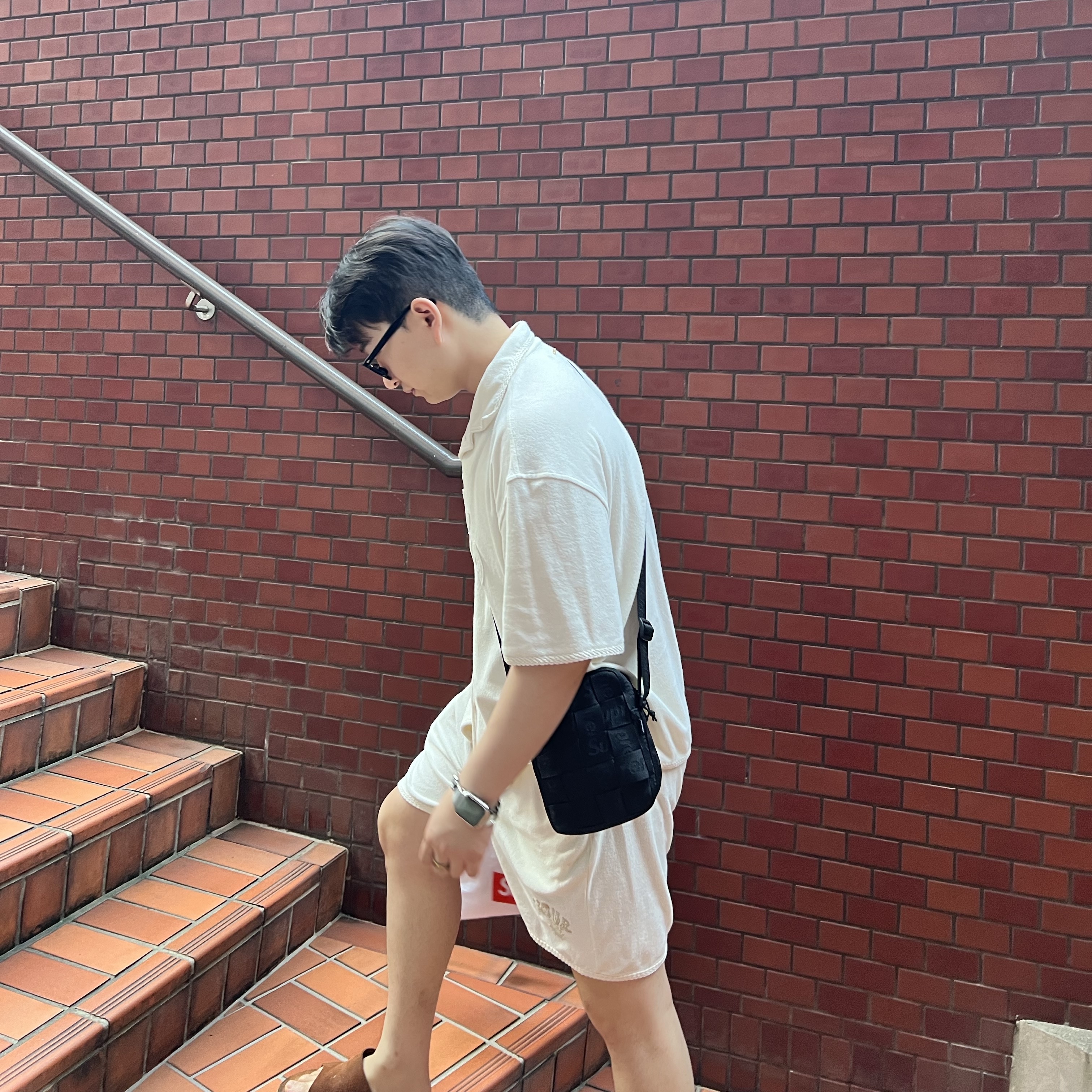Supreme Woven Shoulder Bag Black - 24SS, Asics x Andersson Bell Gel-Sonoma 15-50 Black Green 착용 스타일 - 2