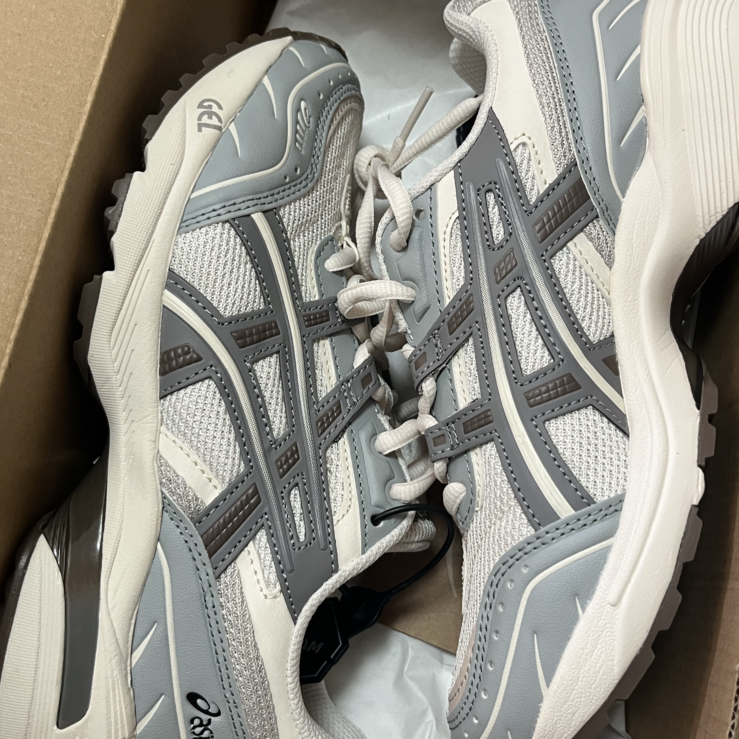 Asics Gel-1090 Blue Grey 착용 스타일 - 1