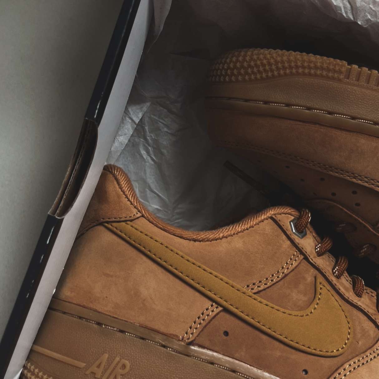 (W) Nike Air Force 1 '07 WB Flax Wheat 착용 스타일 - 1