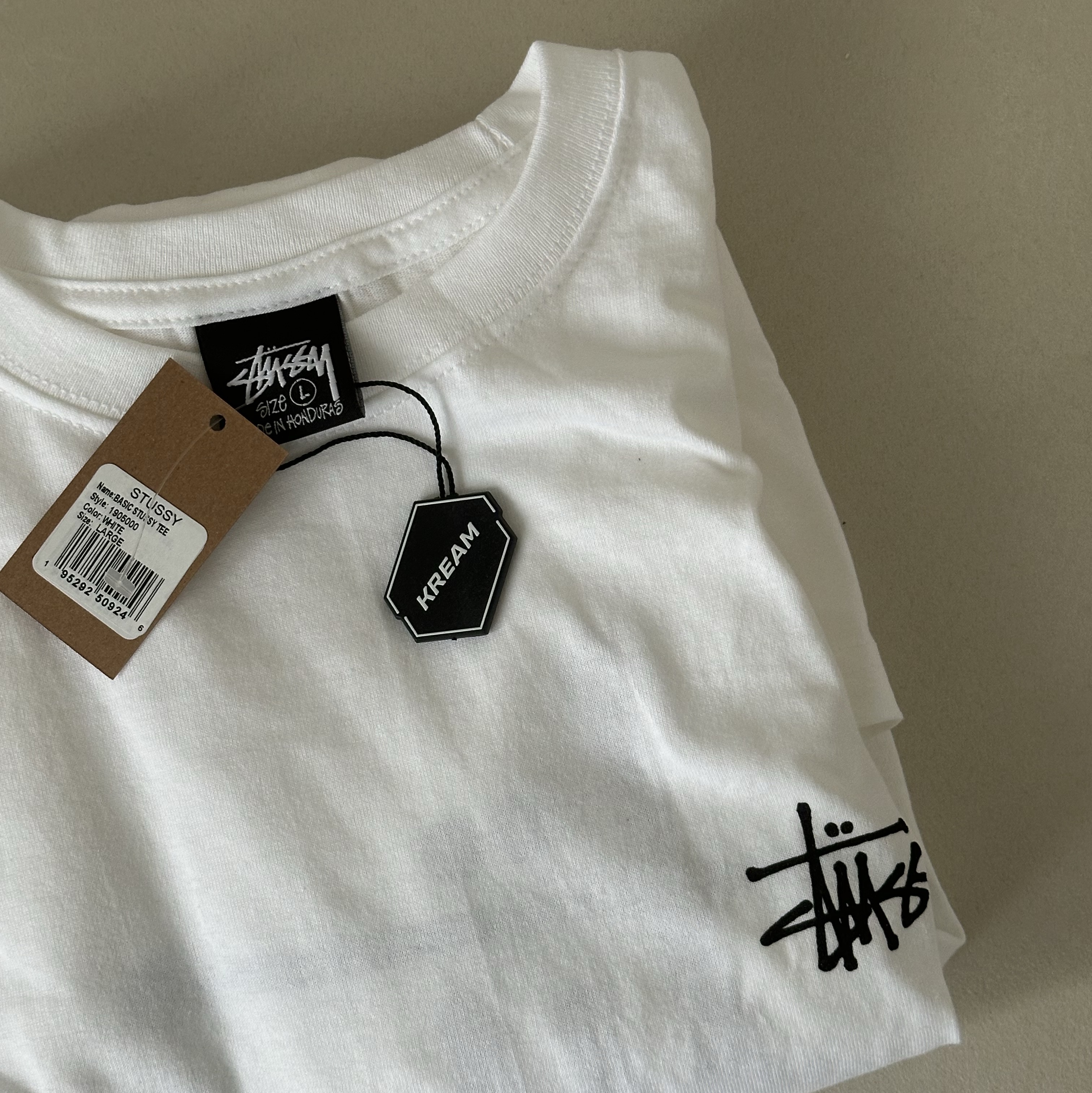 Stussy Basic Stussy T-Shirt White 2024, 2025 착용 스타일