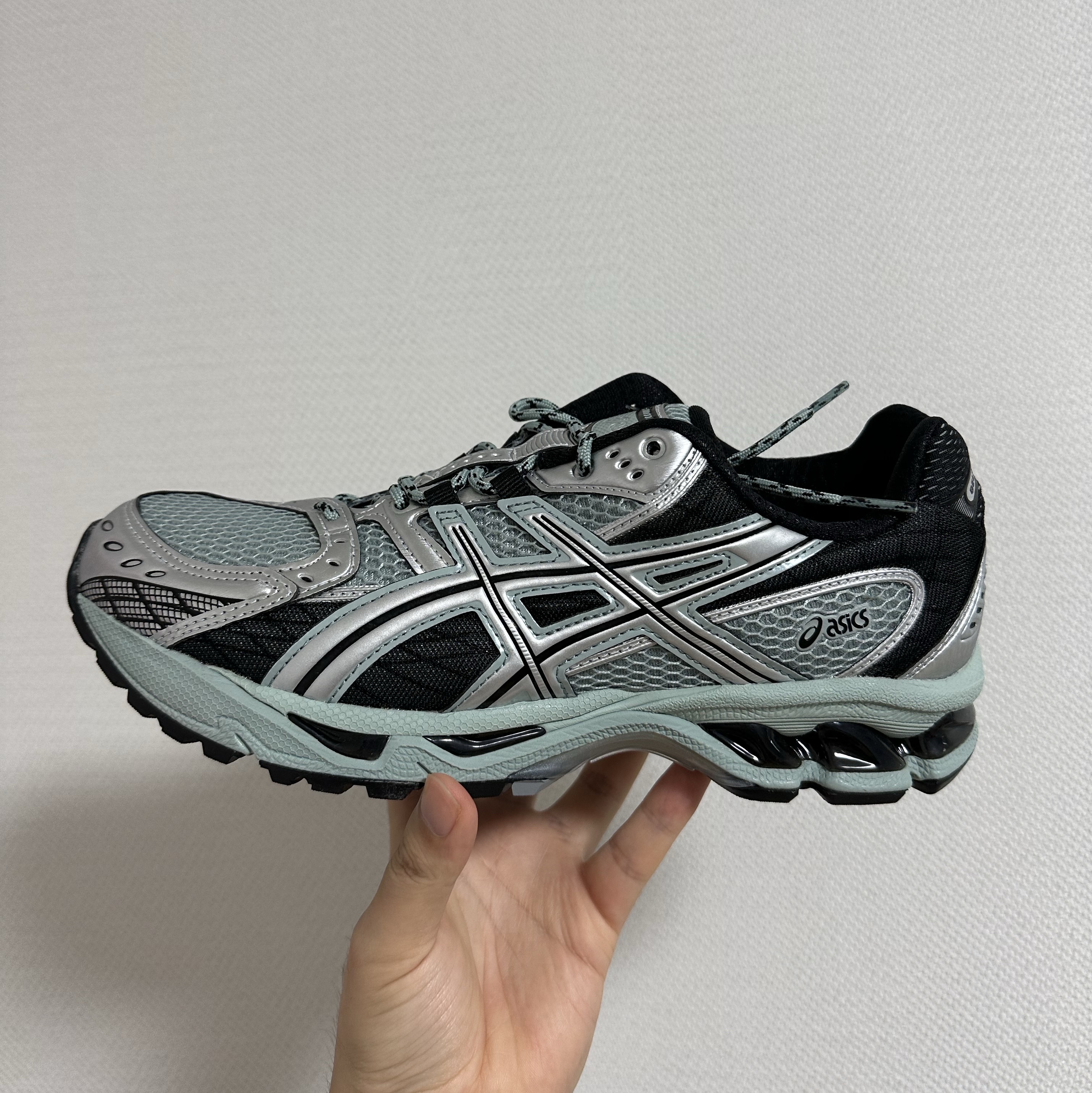 Asics Gel-Nimbus 10.1 Ocean Haze Pure Silver 착용 스타일