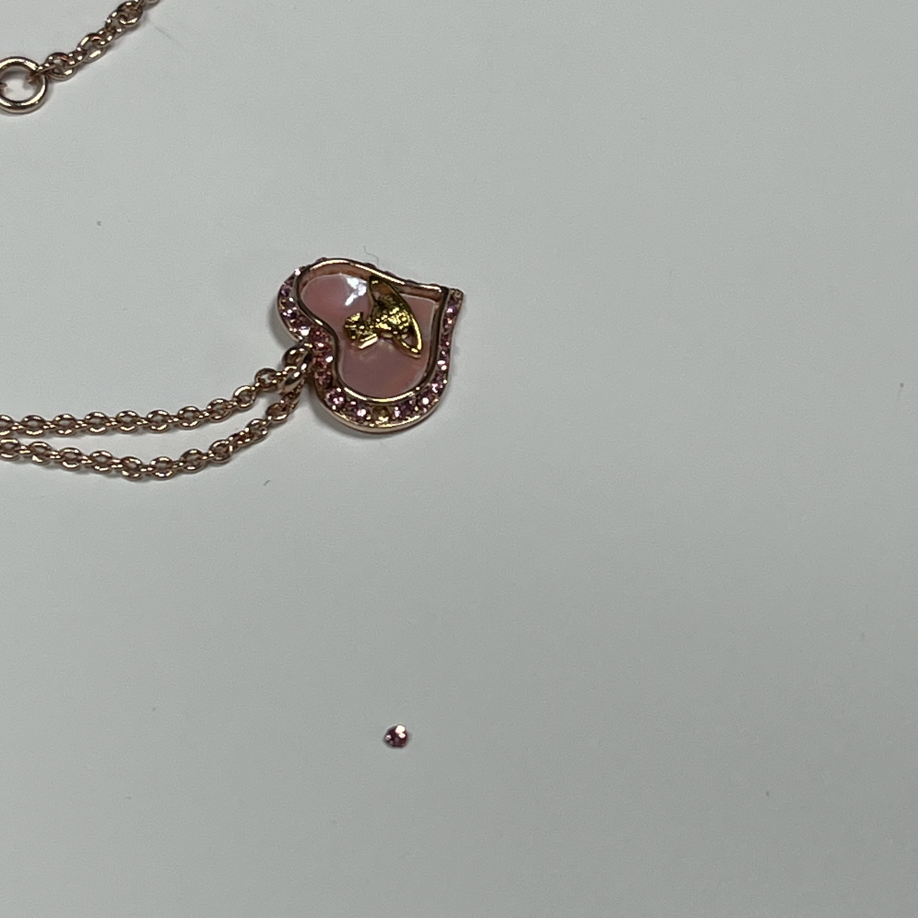 Vivienne Westwood Petra Necklace Pink Gold 착용 스타일 - 1