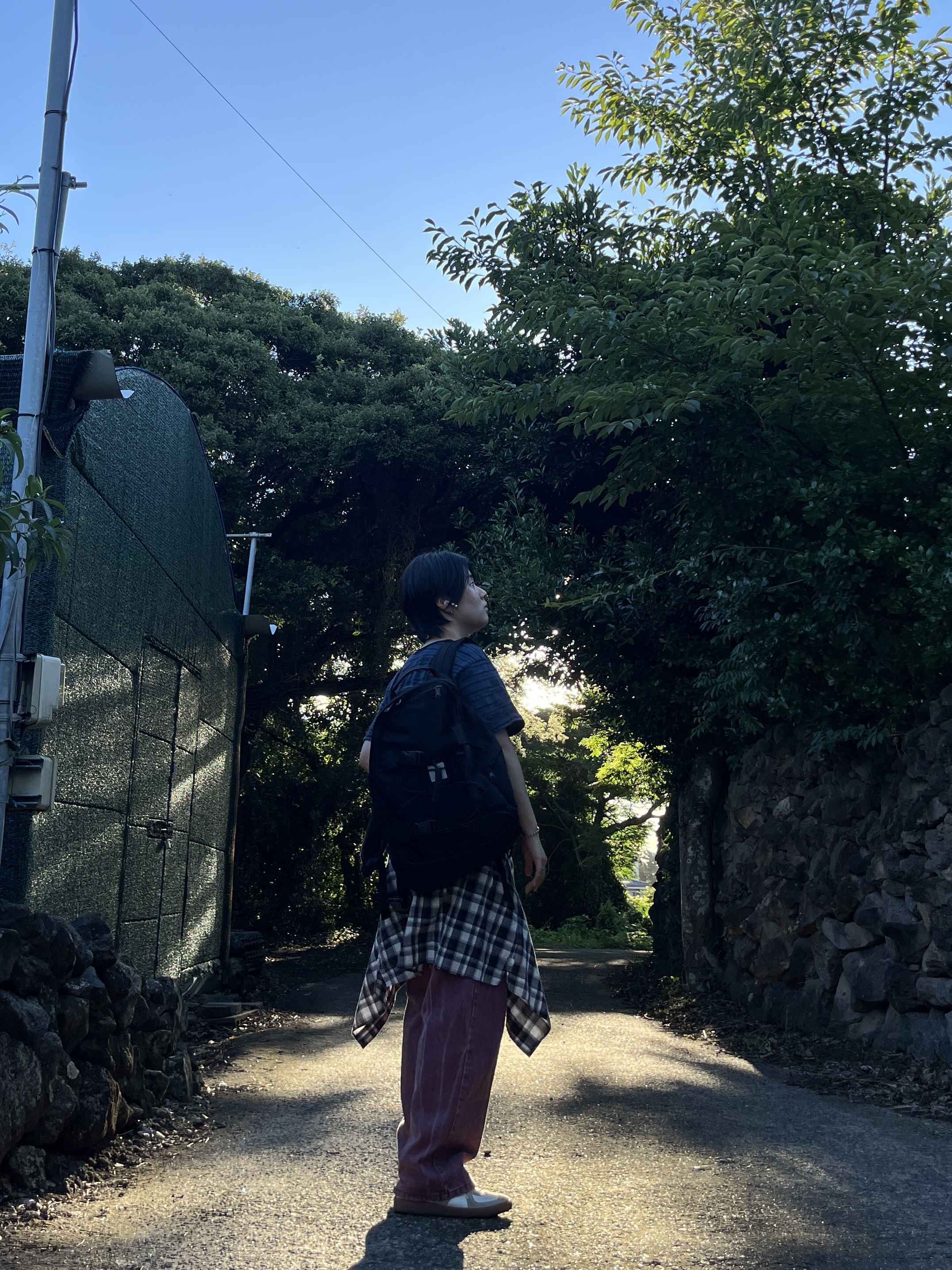 Carhartt WIP Kickflip Backpack Black, Supreme Mini Duffle Bag Black - 24SS 착용 스타일 - 2