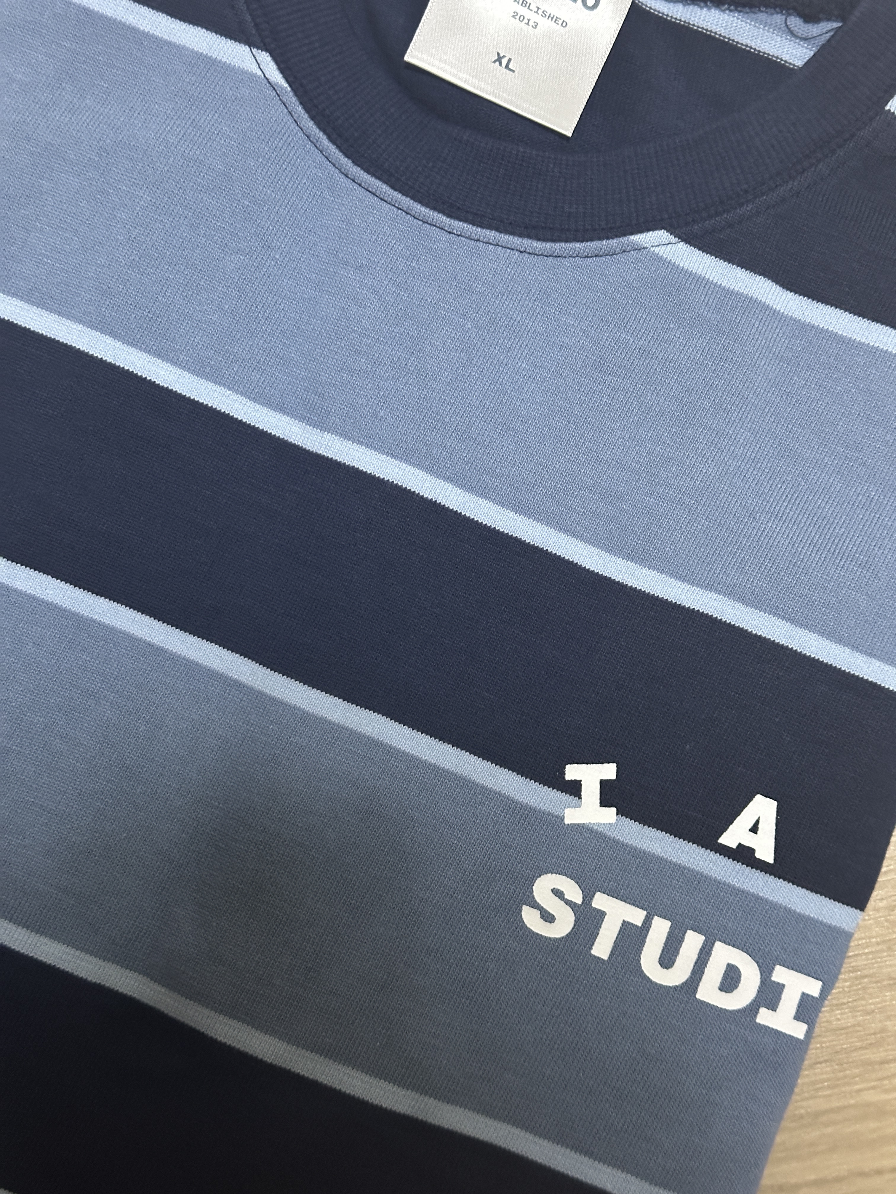 IAB Studio Striped T-Shirt Blue White 착용 스타일 - 2