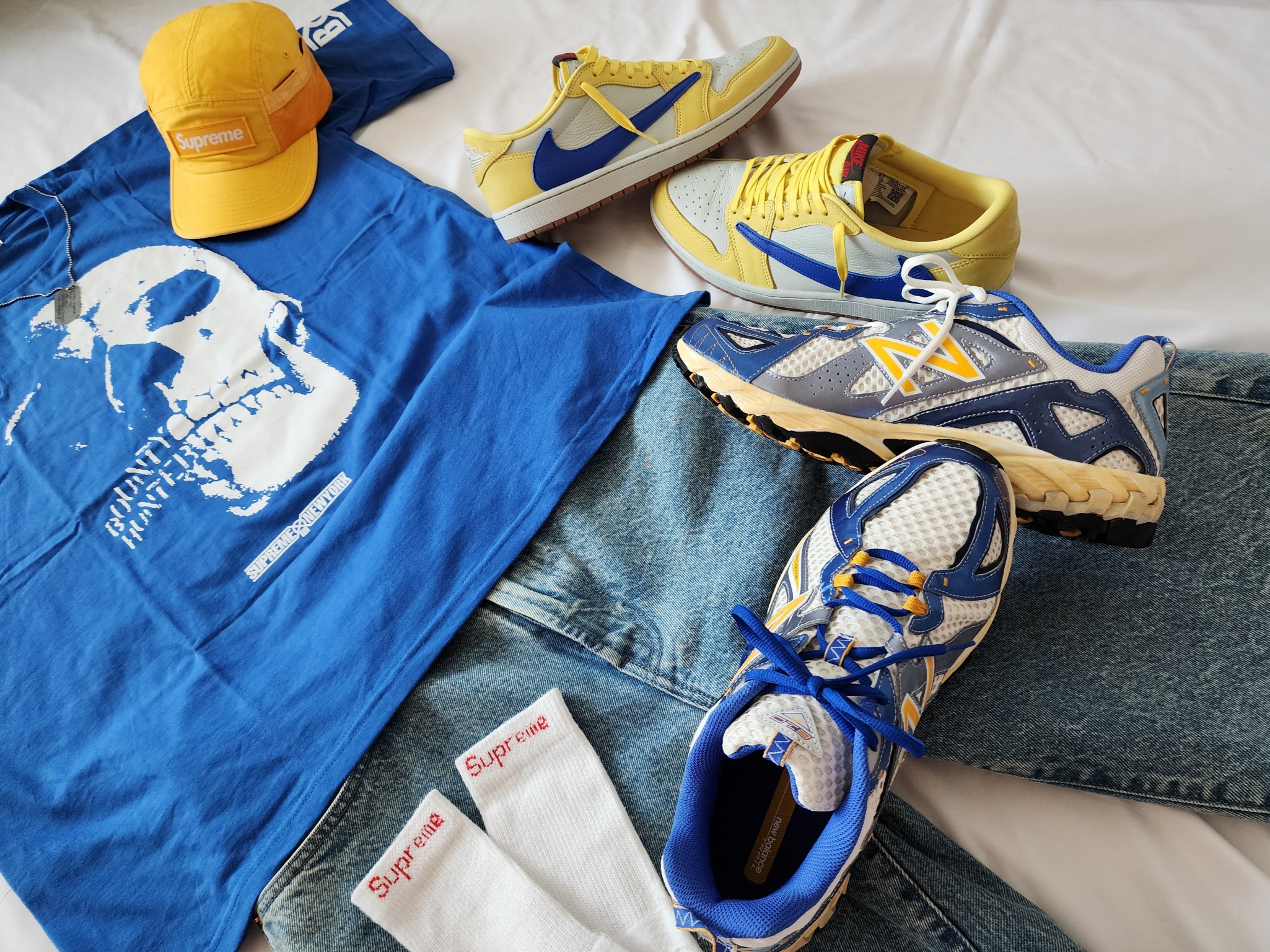 Supreme Mesh Pocket Camp Cap Yellow - 23FW, Supreme x Bounty Hunter Skulls T-Shirt Royal - 23FW 착용 스타일 - 5