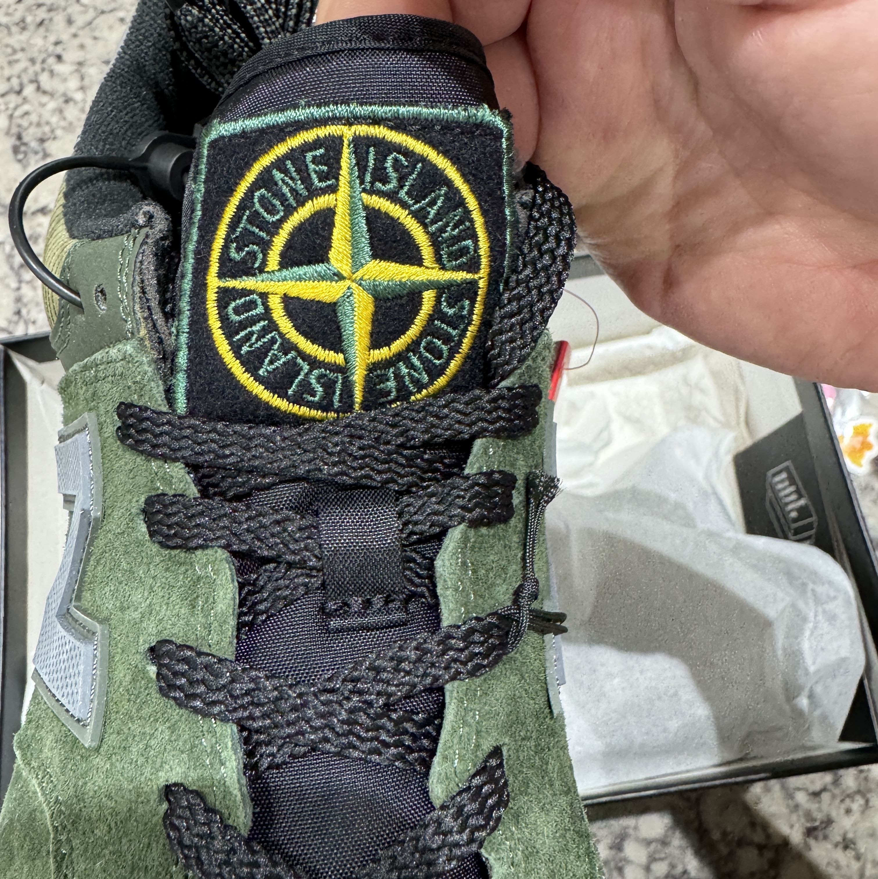 New Balance x Stone Island 574 Legacy Dark Green 착용 스타일 - 3