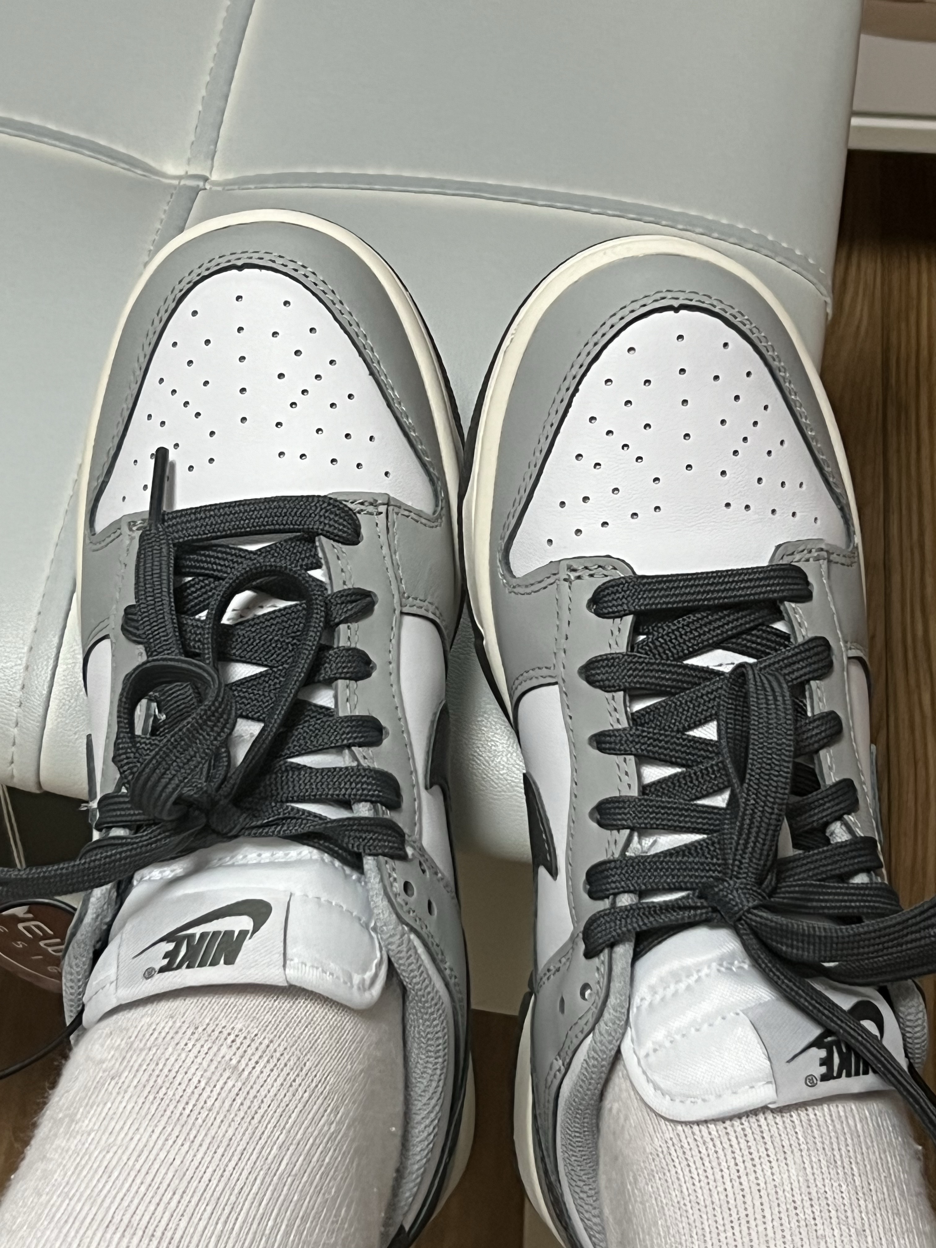 (W) Nike Dunk Low Light Smoke Grey 착용 스타일 - 2