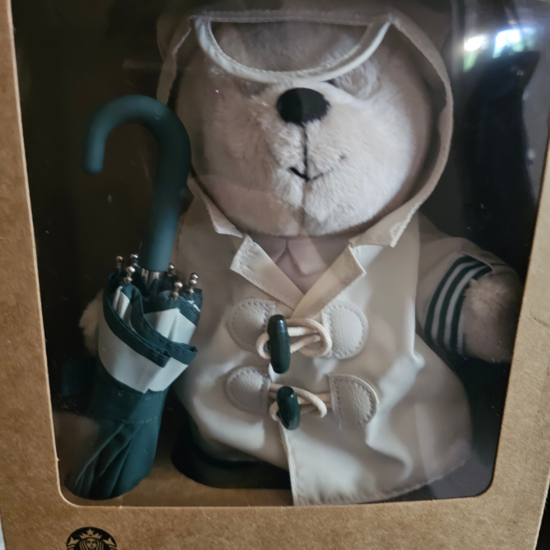 Starbucks x Hunter Rainy Bearista Doll Cream 착용 스타일