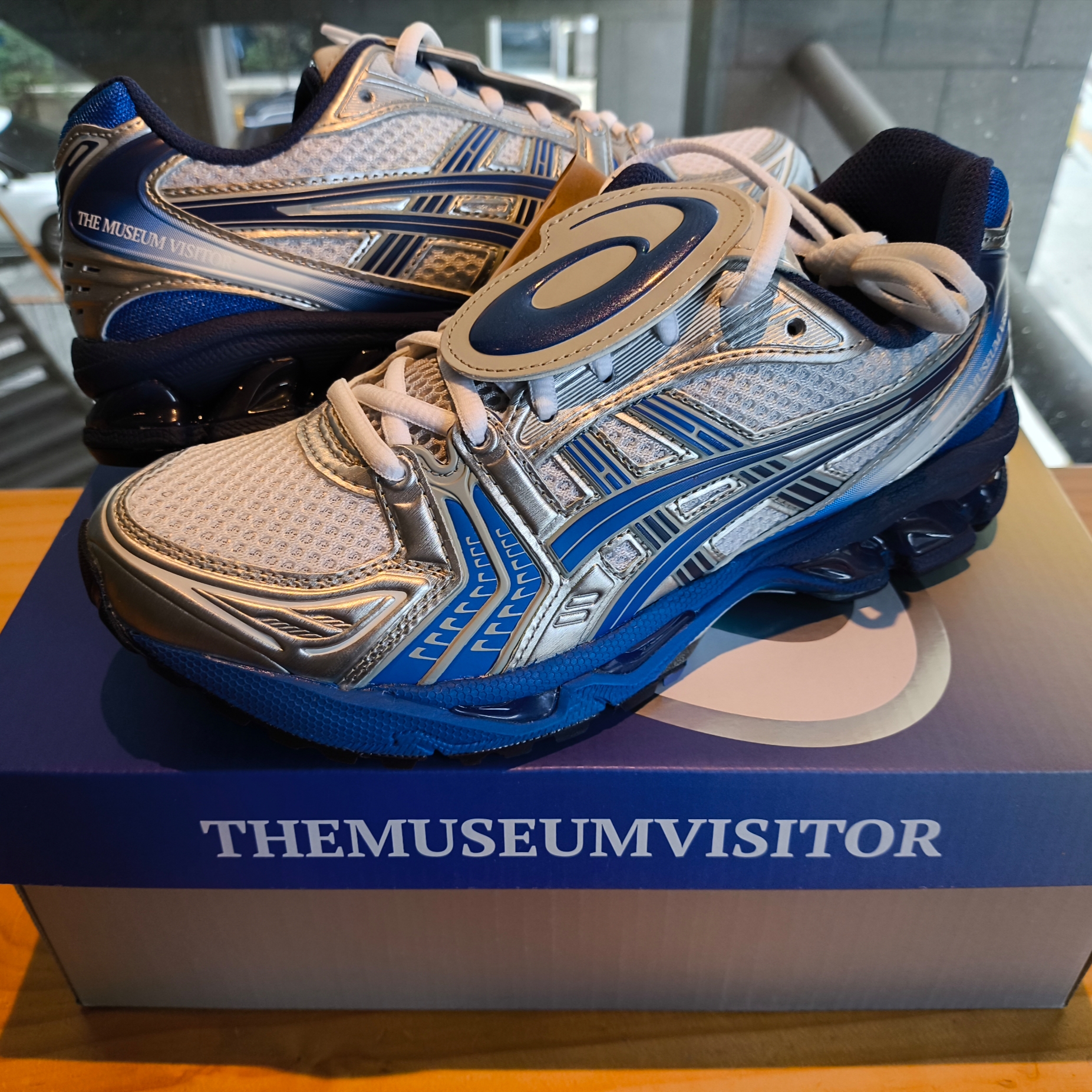 Asics x The Museum Visitor Gel-Kayano 14 Polar Shade Illusion Blue 착용 스타일 - 2