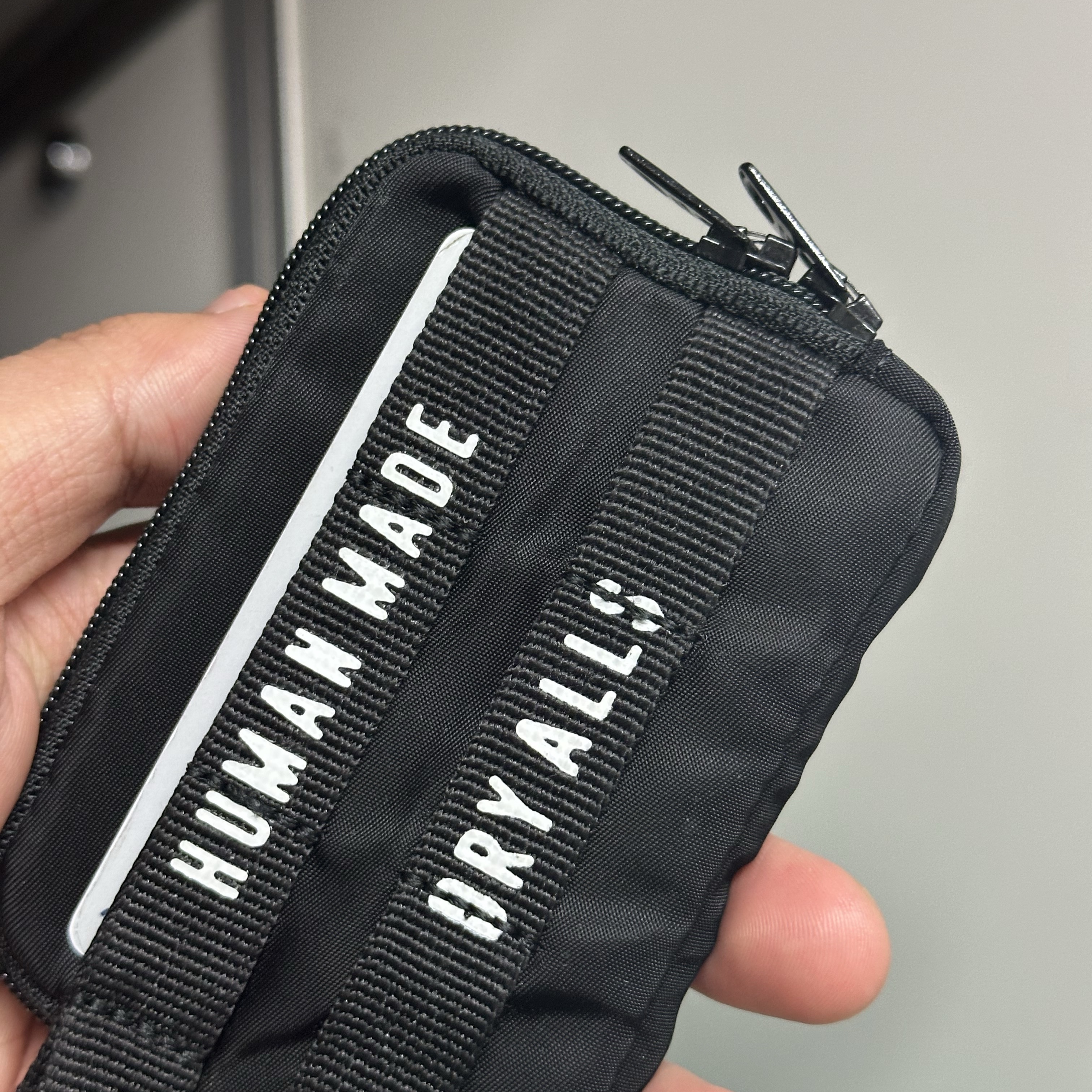 Human Made Military Card Case Black 착용 스타일 - 1