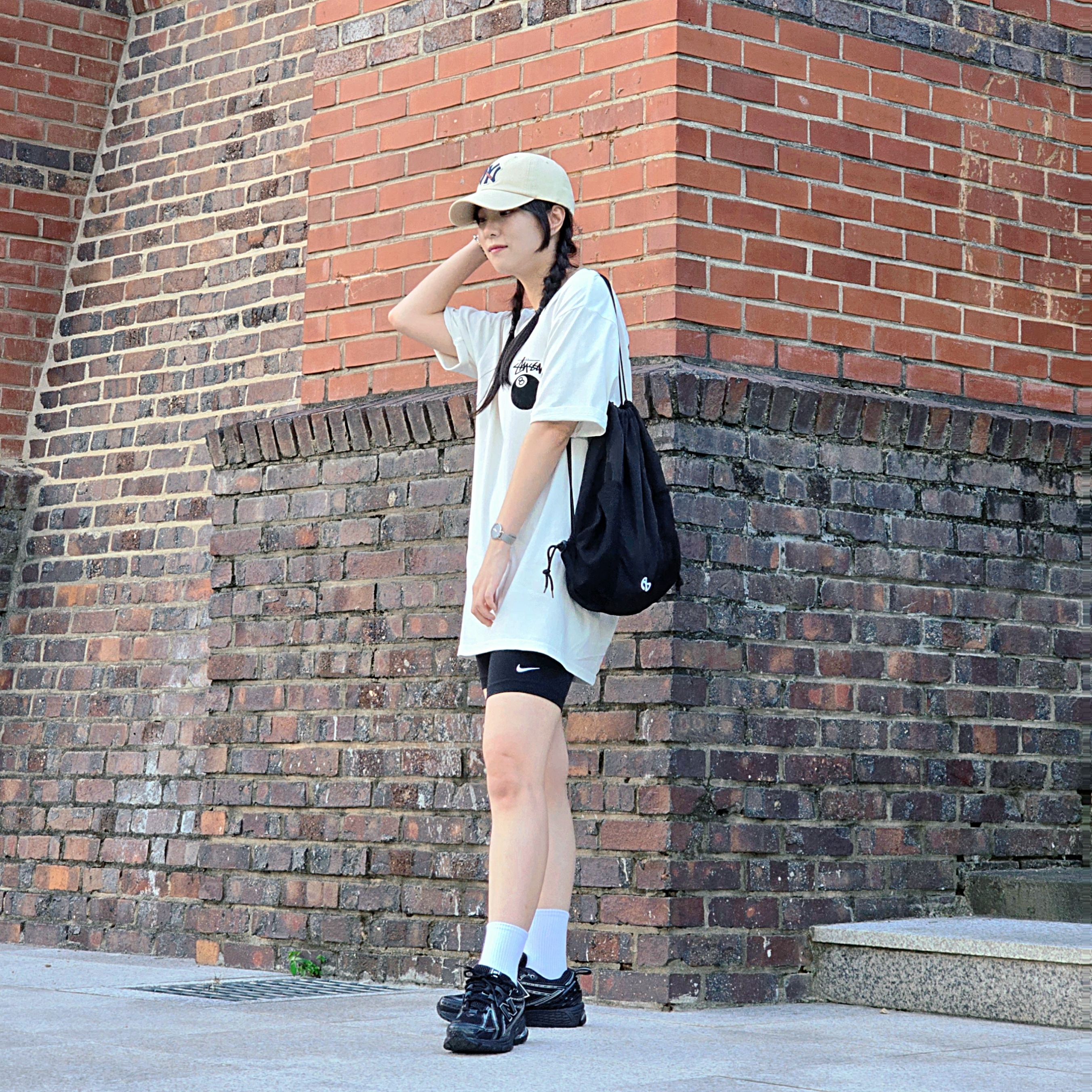 Stussy 8 Ball Pigment Dyed T-Shirt Natural, (W) Nike Essential Mid Rise Bike Shorts Black - Asia 착용 스타일 - 1