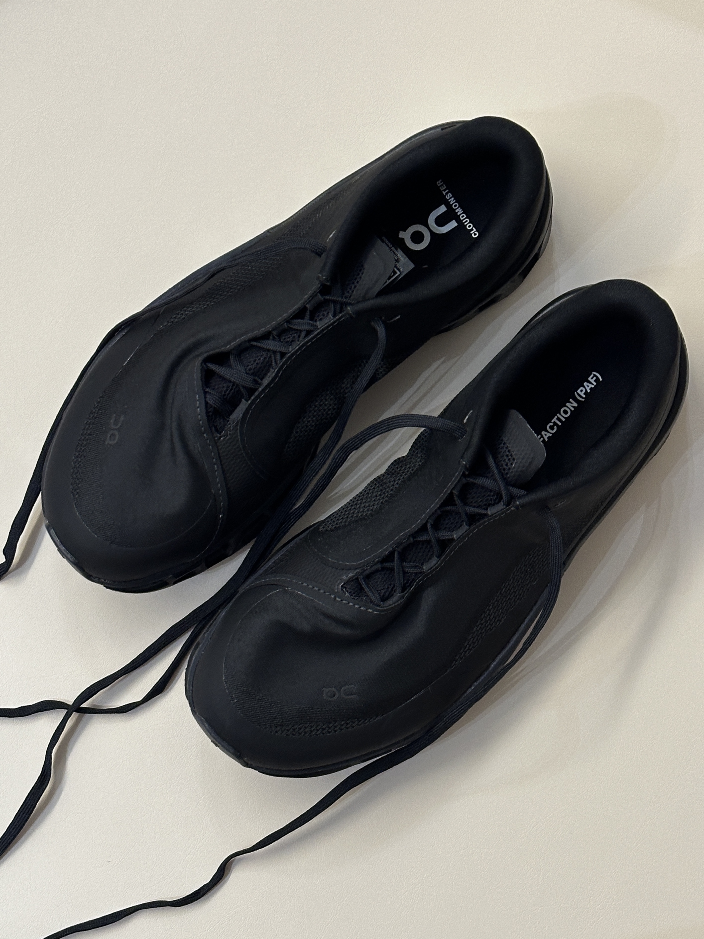 On Running x Post Archive Faction (Paf) Cloudmonster 2 Black Magnet 착용 스타일 - 2