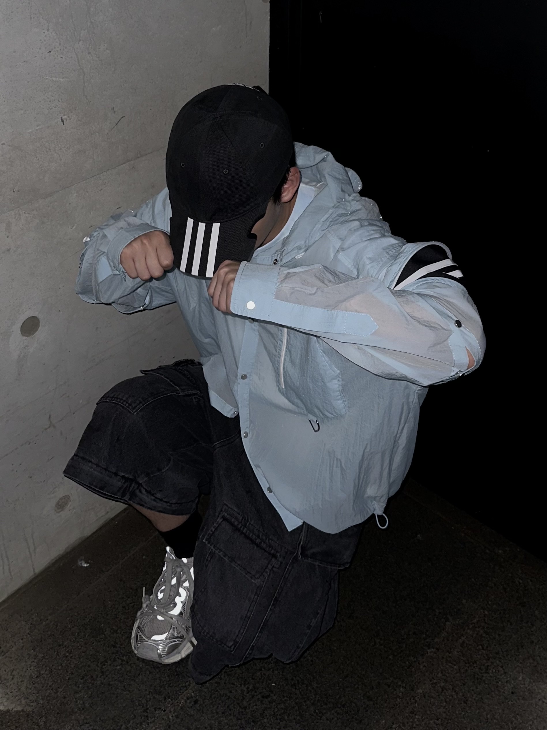 (W) Balenciaga 3XL Sneakers Light Beige, Balenciaga x Adidas Cap Black 착용 스타일 - 2