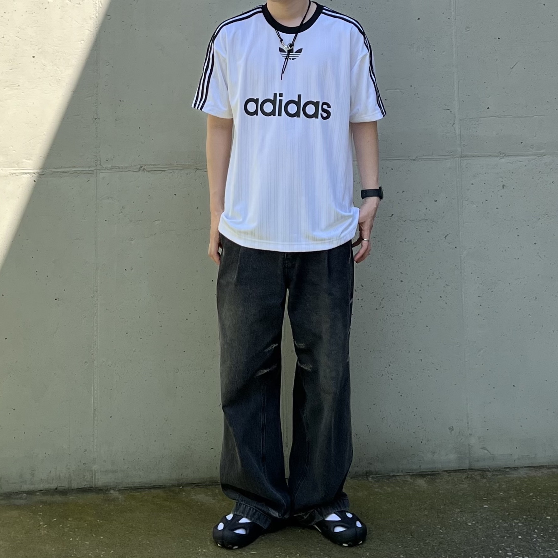 Adidas Adicolor T-Shirt White Black - KR Sizing 착용 스타일 - 1