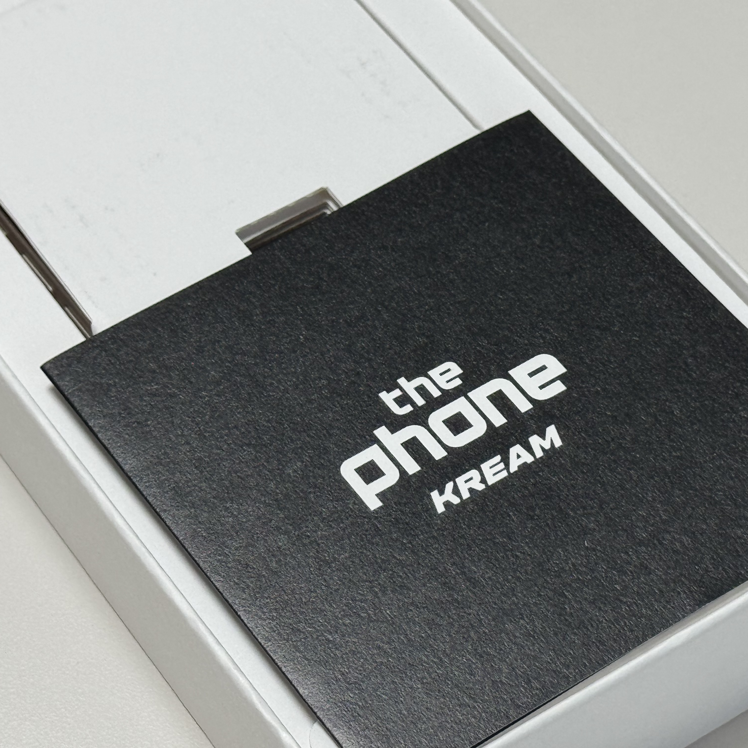 [S등급] Refurbished iPhone 13 128GB Starlight 착용 스타일 - 1