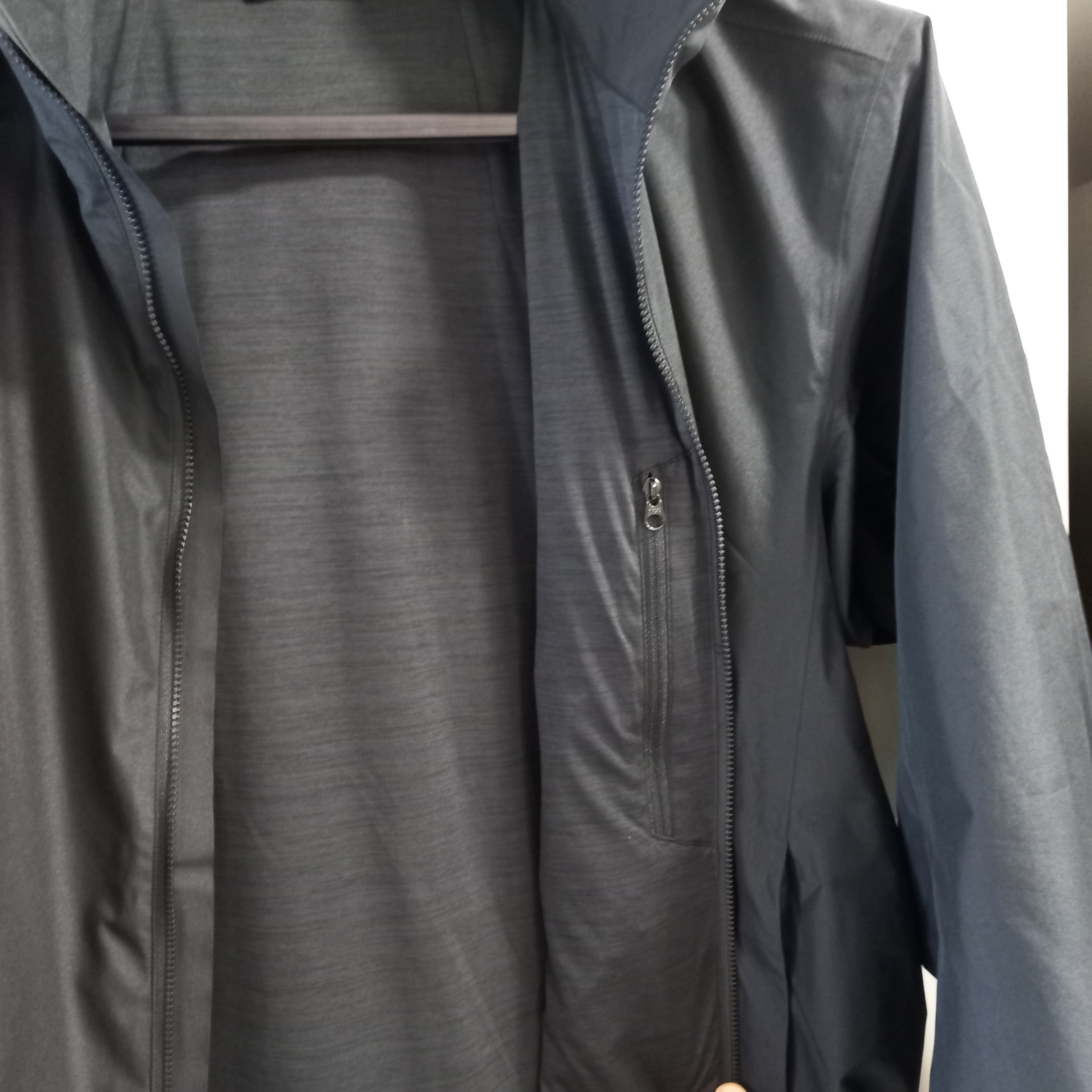 Arc'teryx Solano Hoody Black 착용 스타일 - 7