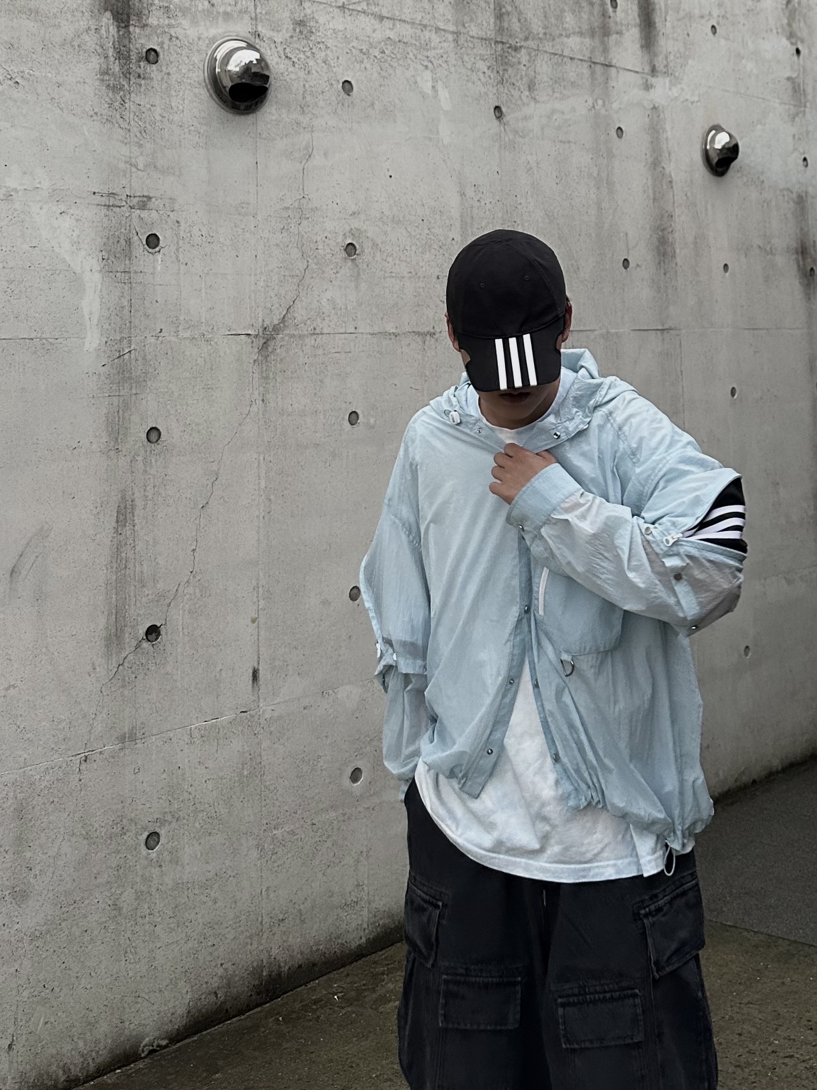 (W) Balenciaga 3XL Sneakers Light Beige, Balenciaga x Adidas Cap Black 착용 스타일 - 6