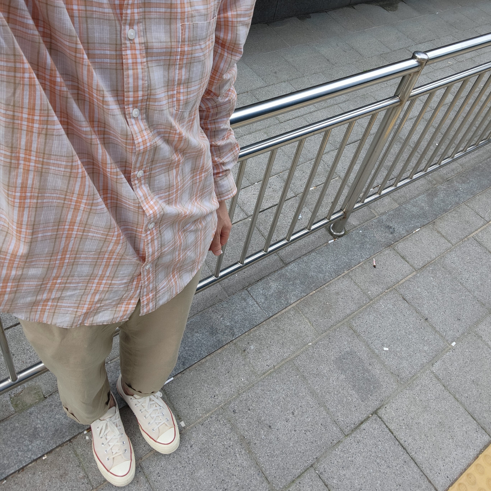 Converse Chuck 70 Ox Parchment 착용 스타일 - 1