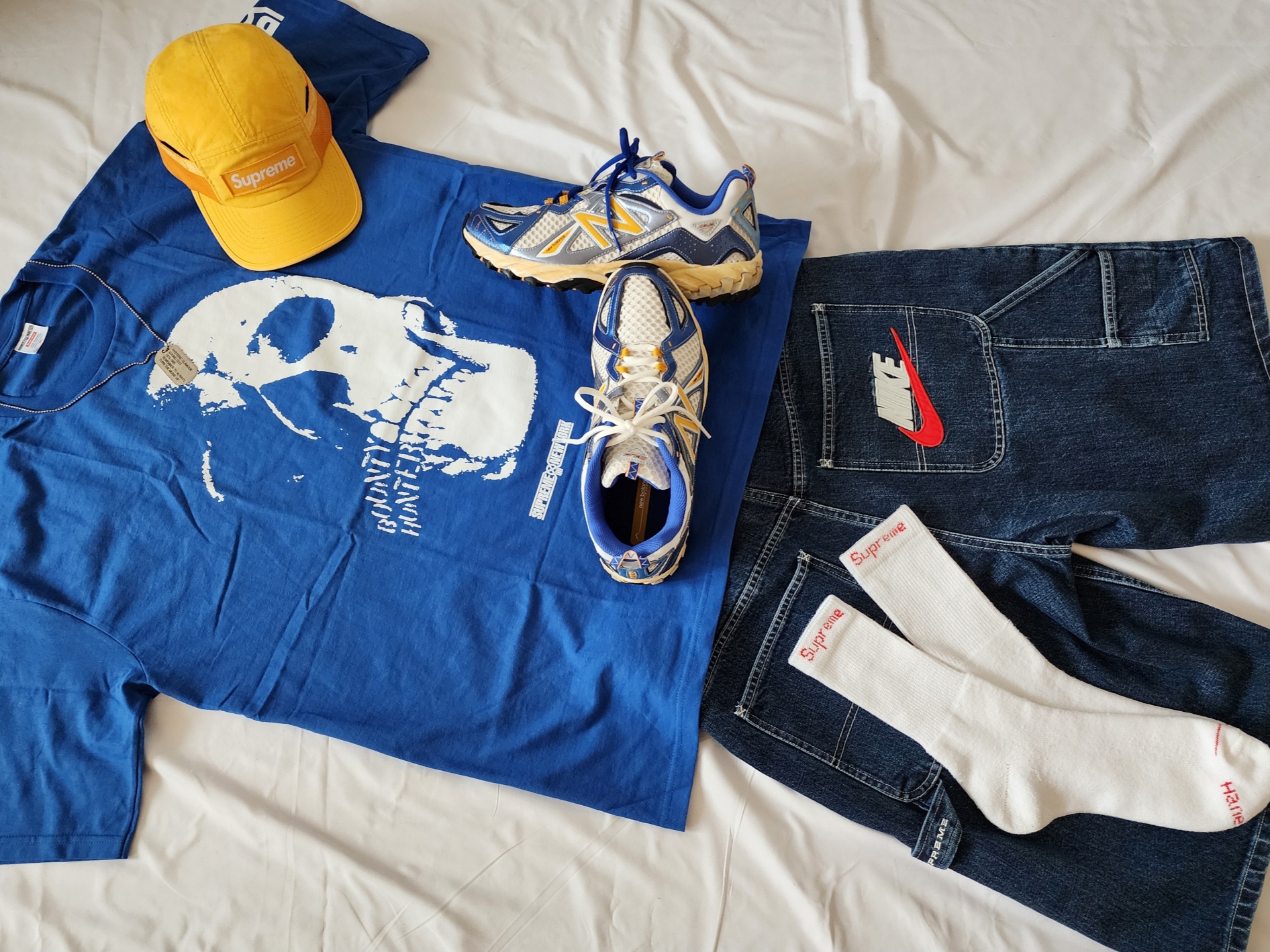 Supreme Mesh Pocket Camp Cap Yellow - 23FW, Supreme x Bounty Hunter Skulls T-Shirt Royal - 23FW 착용 스타일 - 4