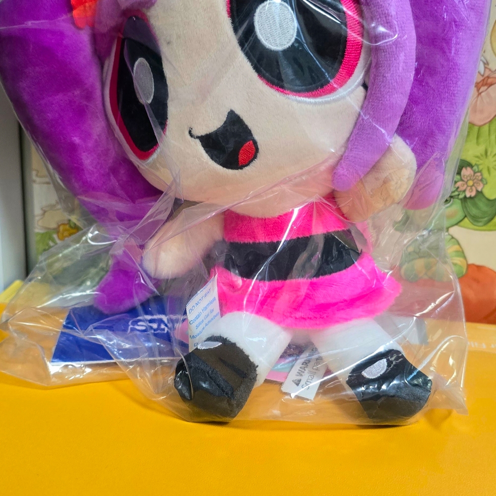 Newjeans x The Powerpuff Girls Doll Medium Hanni 착용 스타일