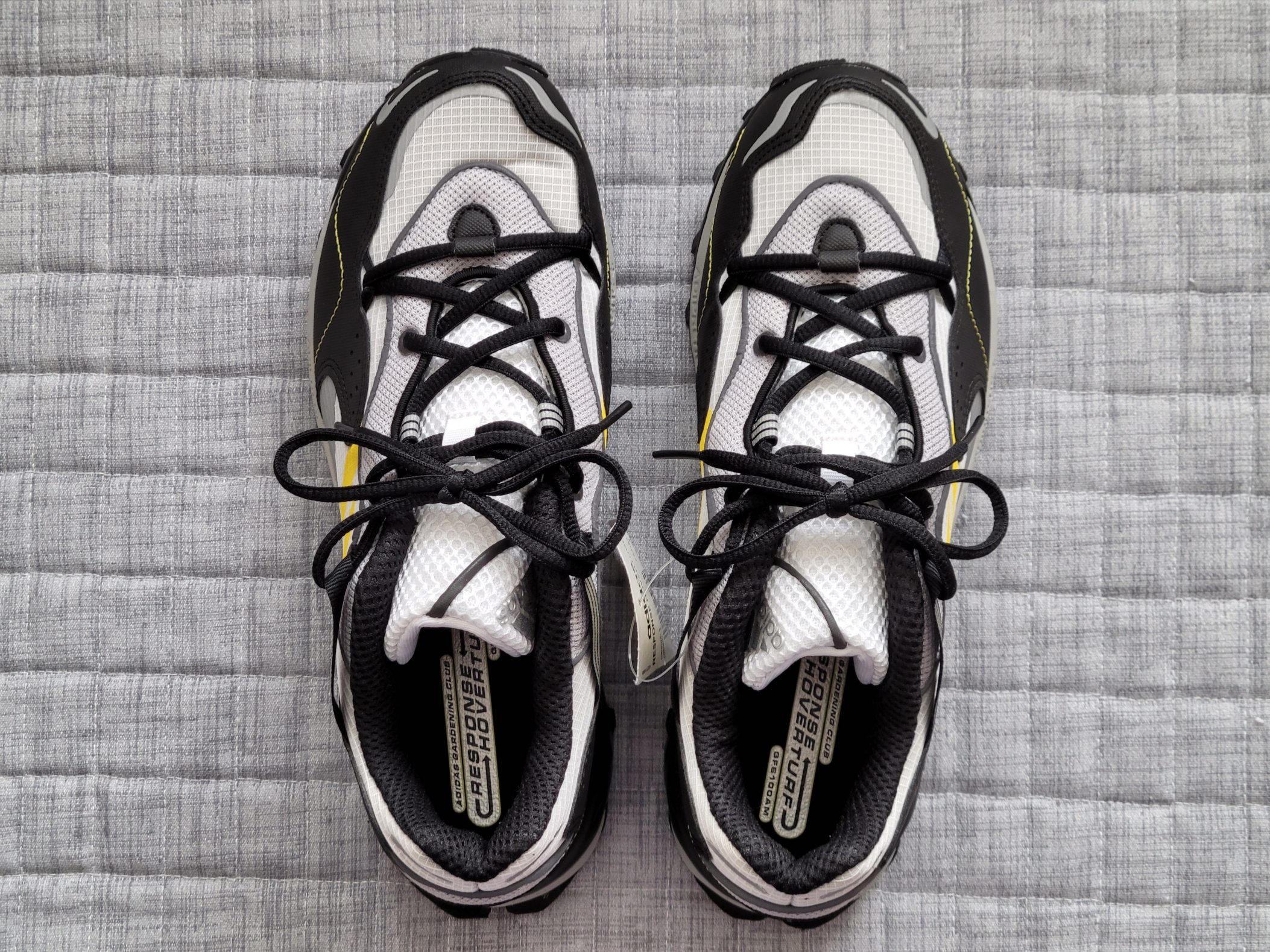 Adidas Response Hoverturf White Shock Yellow 착용 스타일 - 2