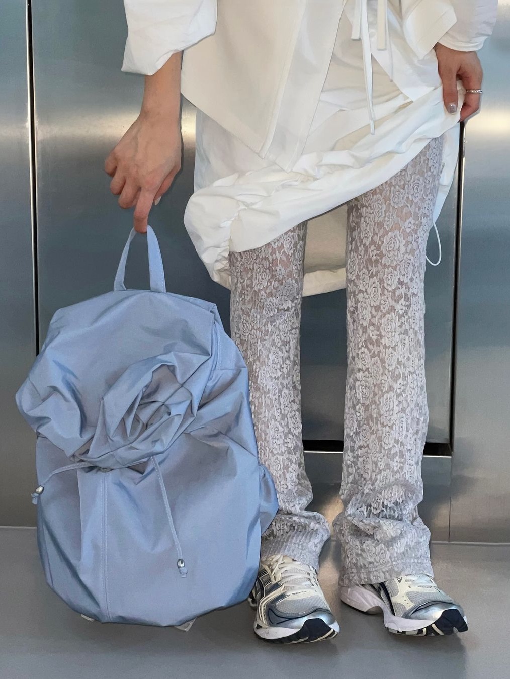 ACOC Blooming Backpack Ice Blue 착용 스타일