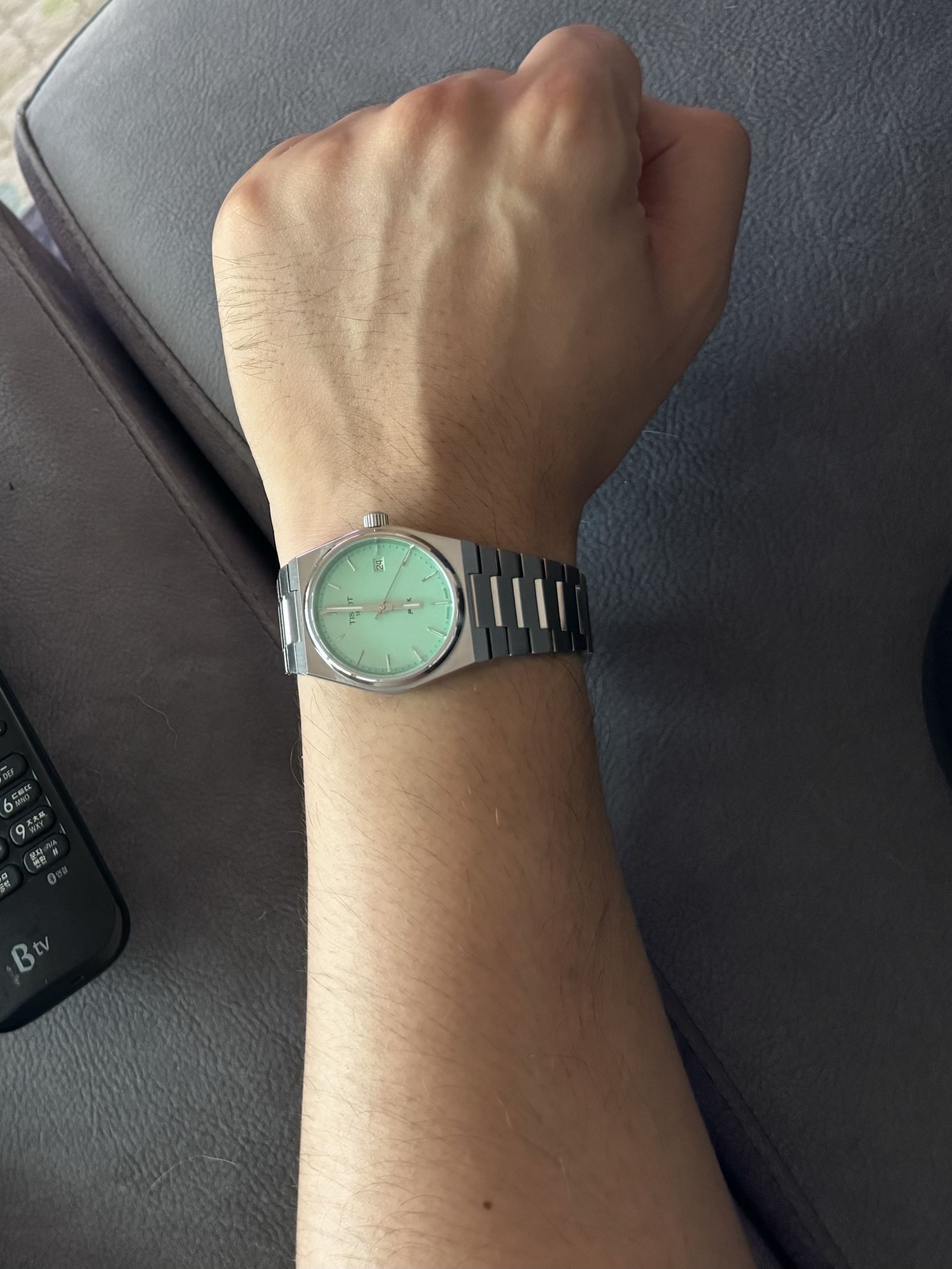 Tissot PRX 35mm Quartz Steel Light Green, Tissot PRX 40mm Quartz Steel Light Green 착용 스타일 - 1