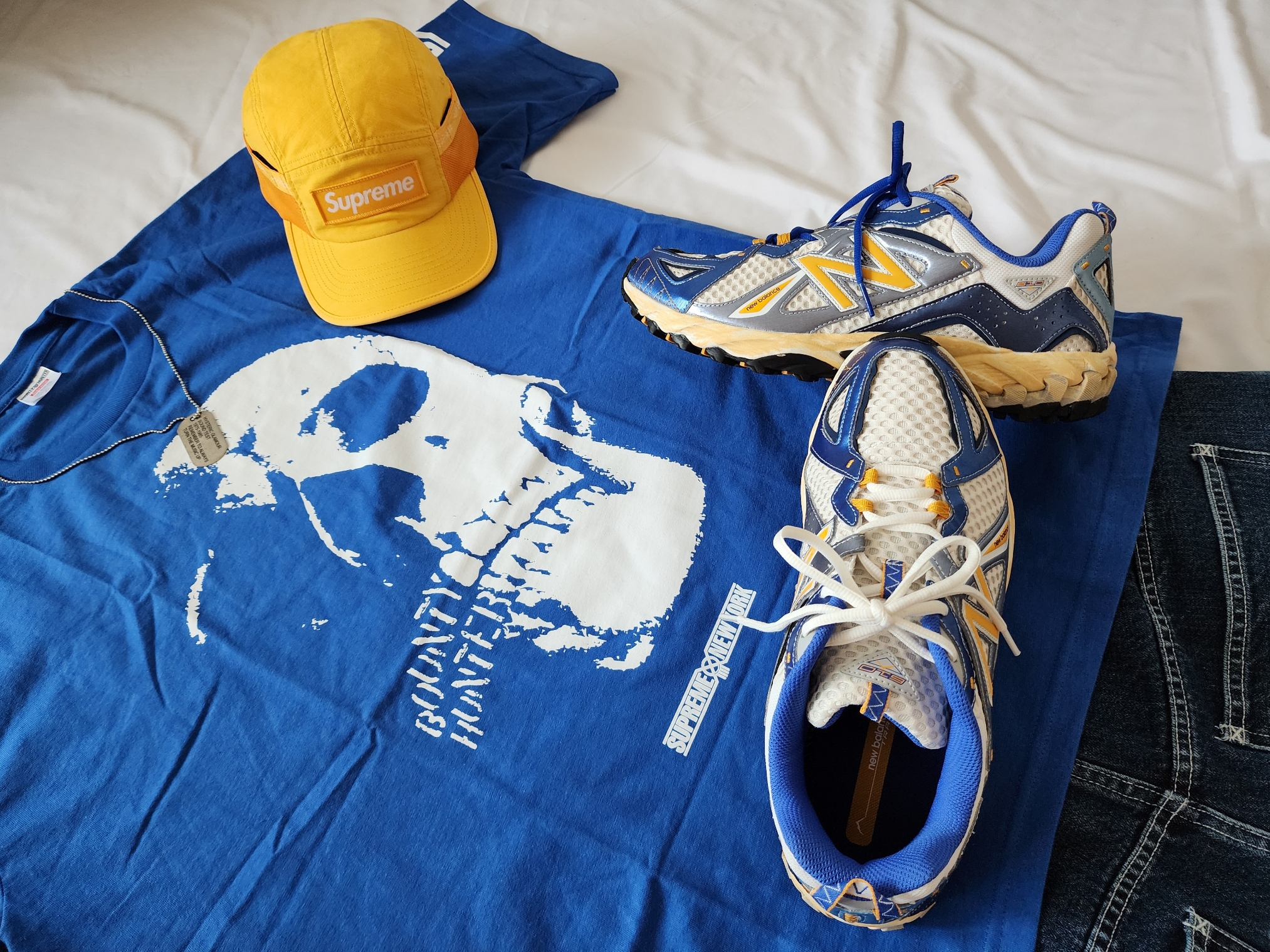 Supreme Mesh Pocket Camp Cap Yellow - 23FW, Supreme x Bounty Hunter Skulls T-Shirt Royal - 23FW 착용 스타일 - 6