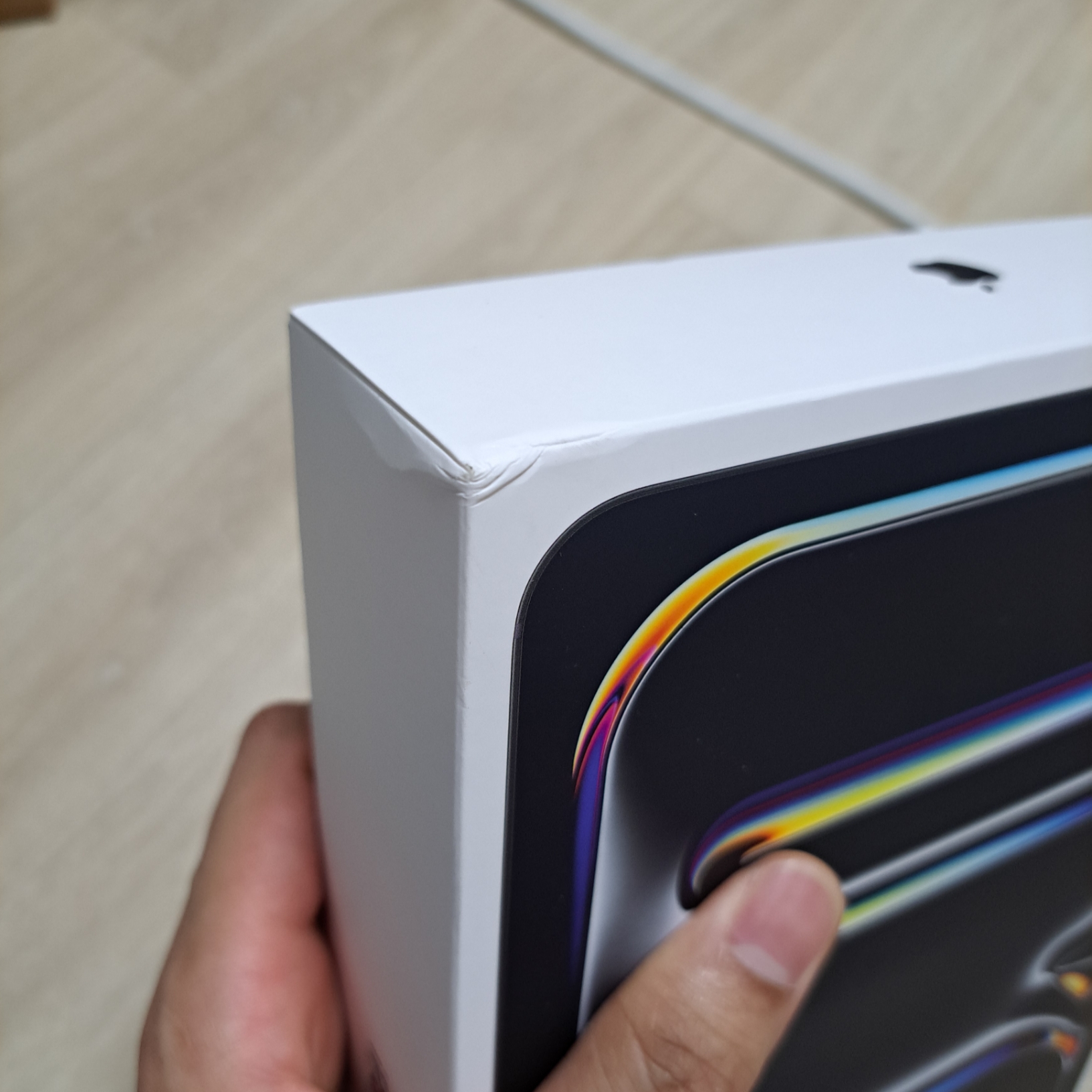 Apple iPad Pro 5th Gen 11-inch Wifi 256GB Standard Glass Space Black (Korean Ver.) 착용 스타일 - 2