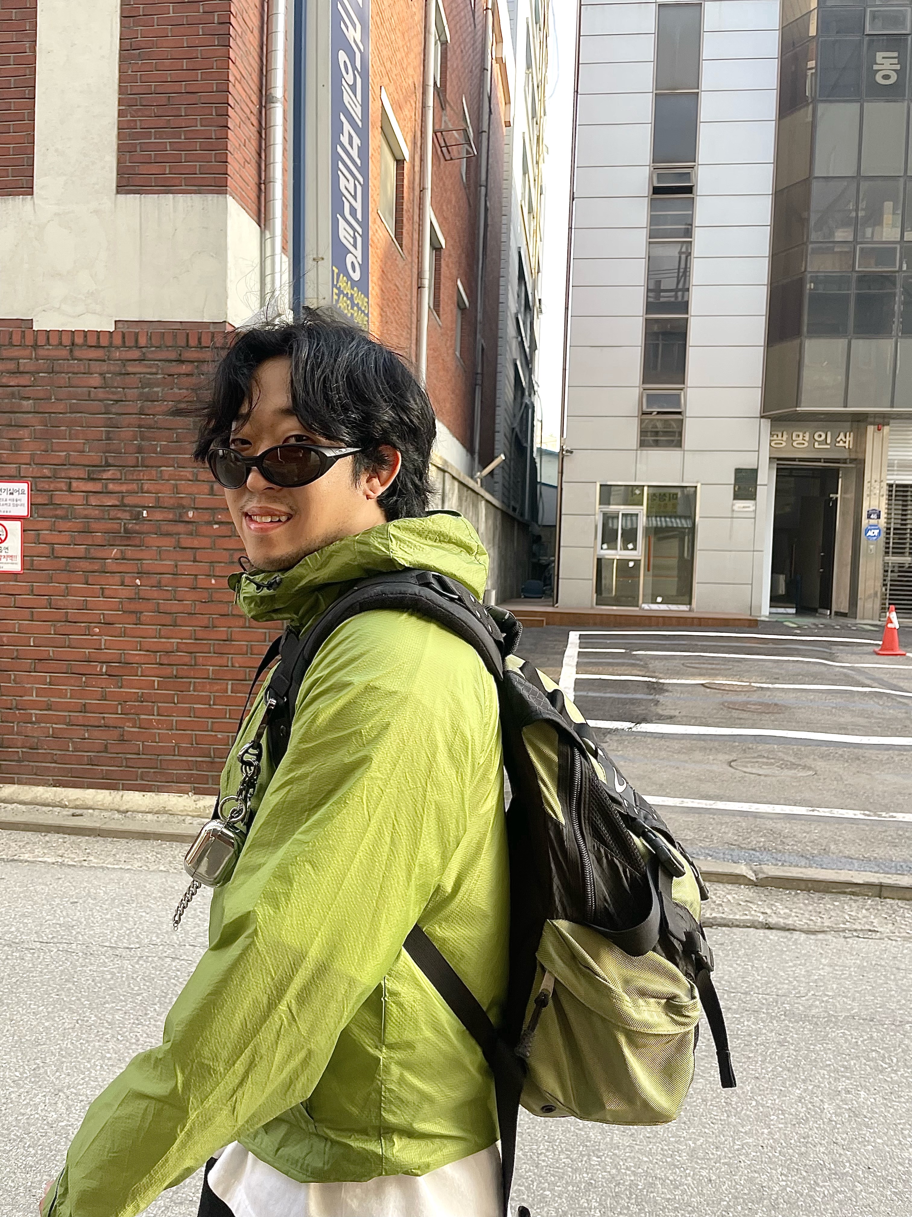 Salomon XT-6 Gore-Tex Black Ebony, Oakley Eye Jacket Redux Matte Black Frame Prizm Grey Lenses High Bridge Fit 착용 스타일 - 3