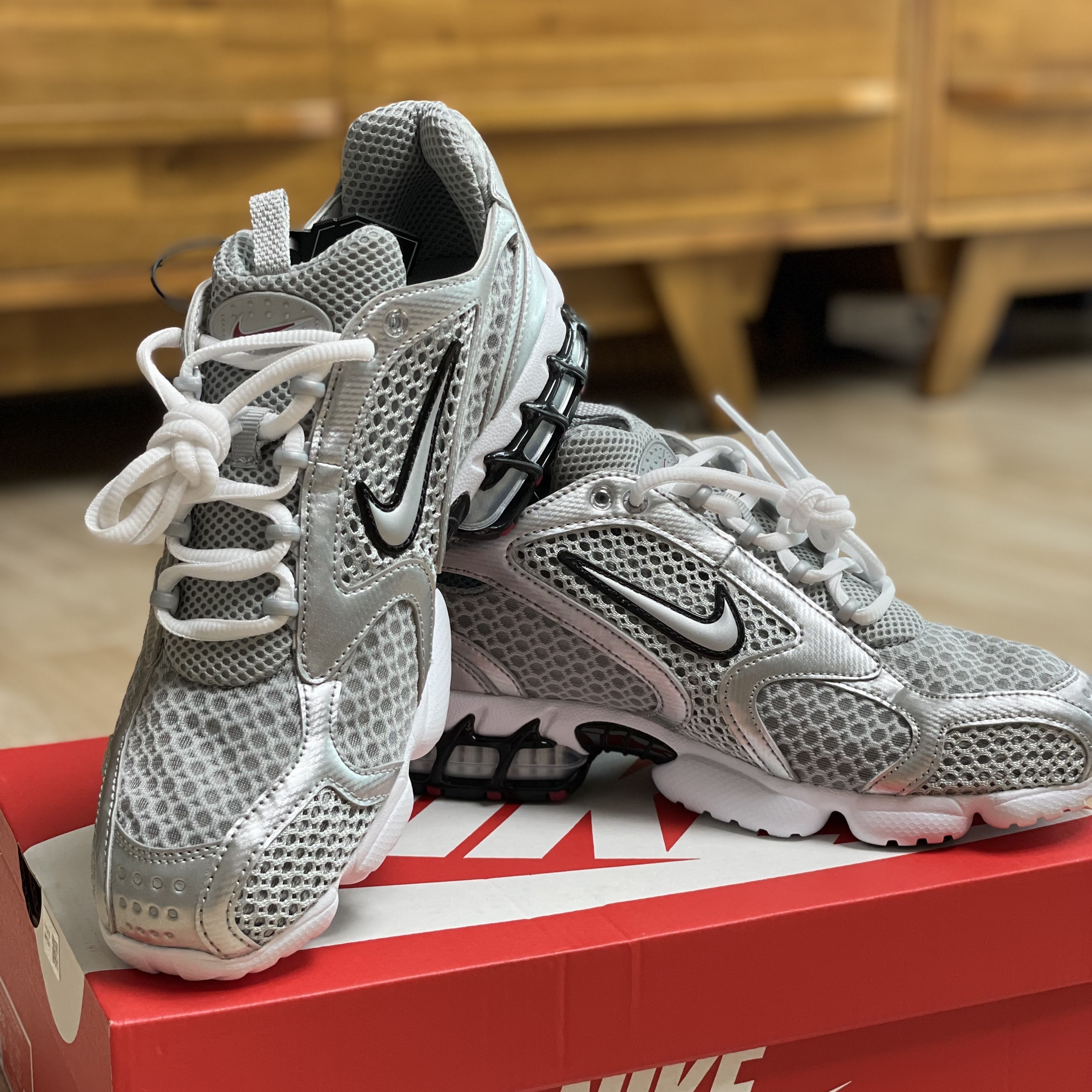Nike Air Zoom Spiridon Cage 2 Metallic Silver 착용 스타일